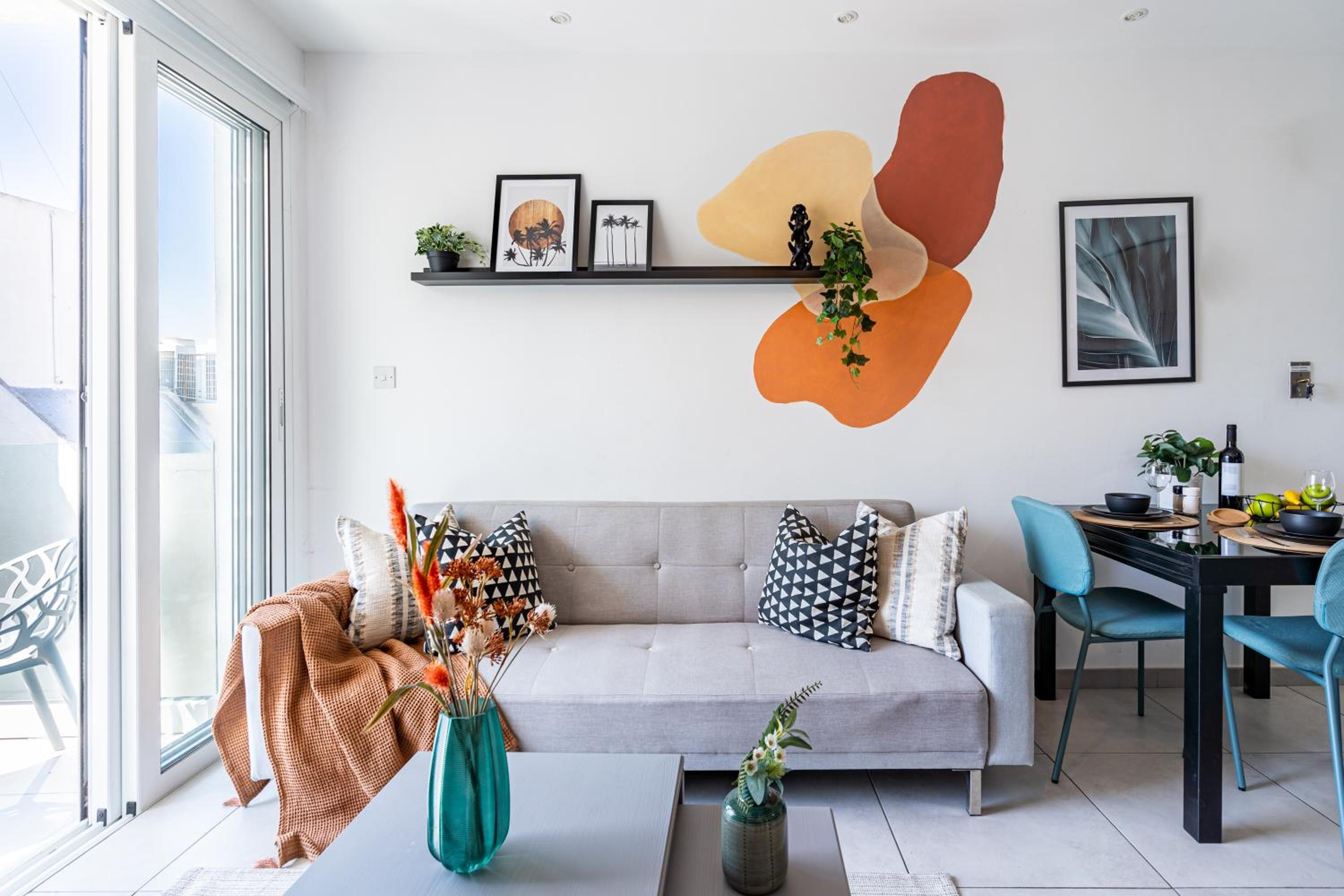 Hotel Made with love 1-BR Apt By Finikoudes Beach - Image 1