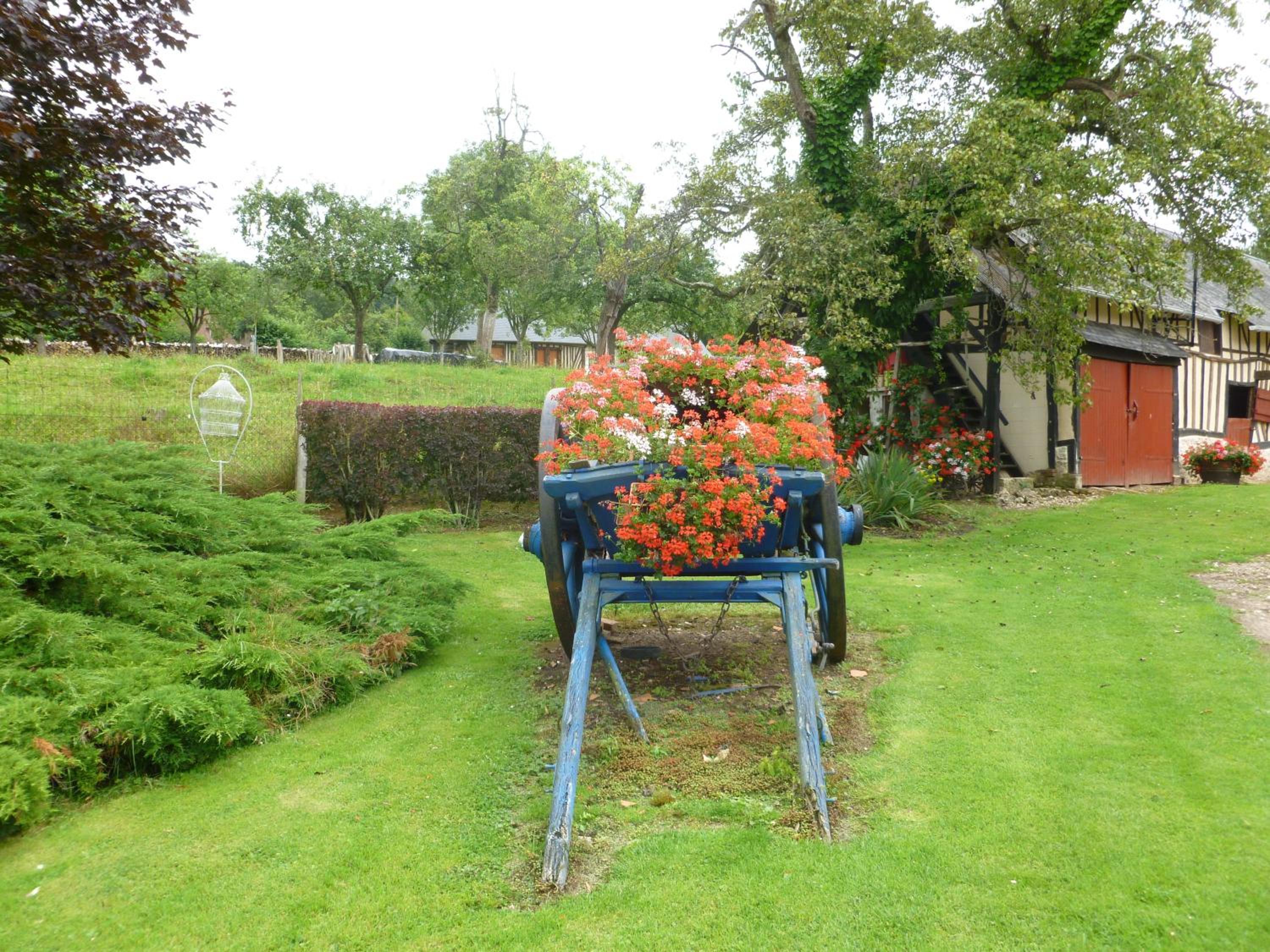 La Ferme Du Pressoir Guest House view 2