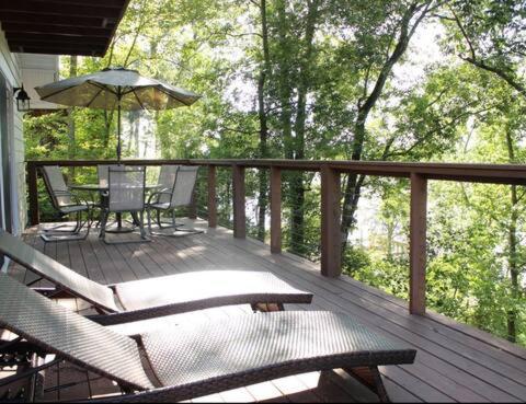Chickamauga River Refuge- River access and Dock! view 4