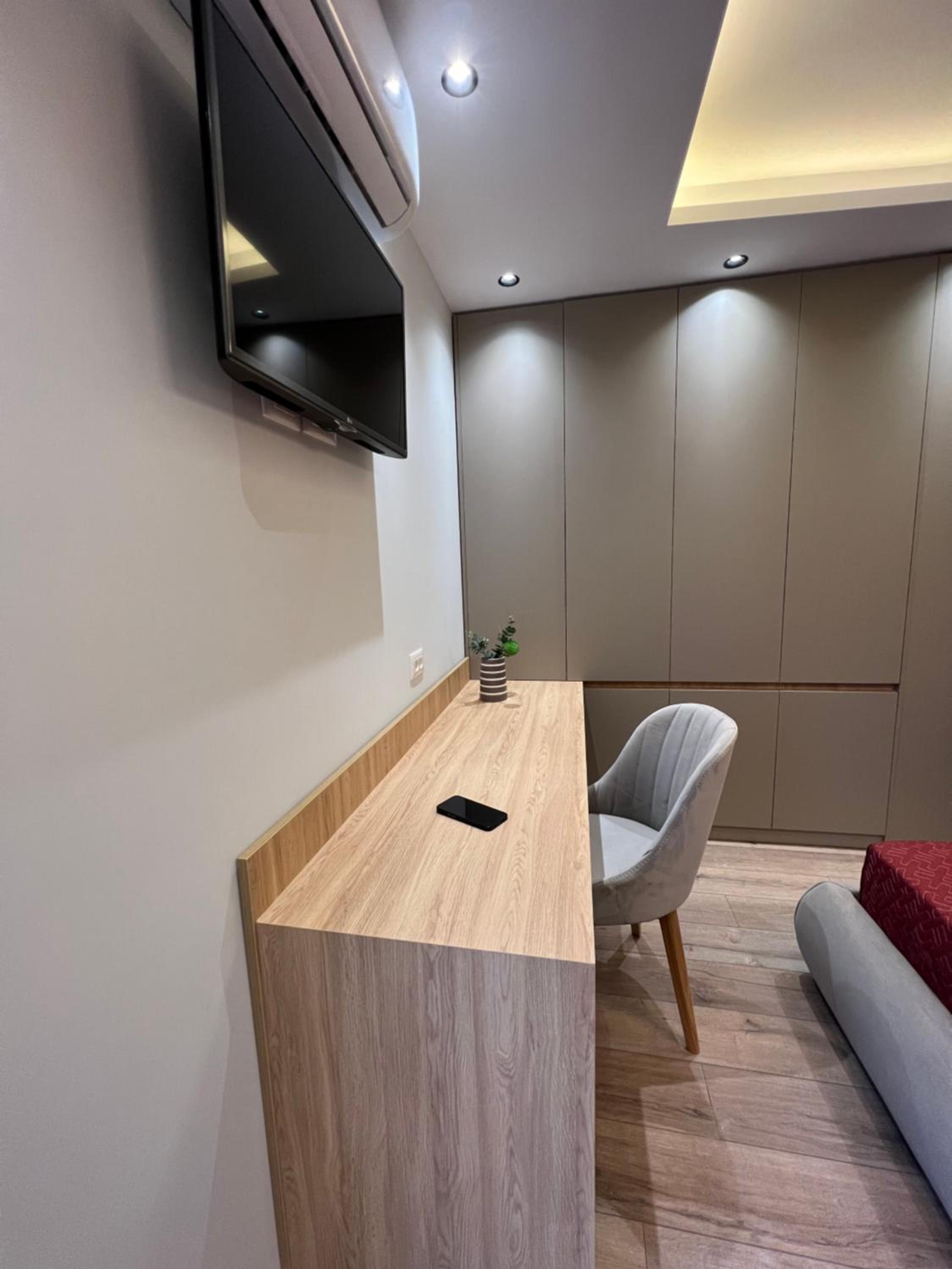 ERG APARTMENTS