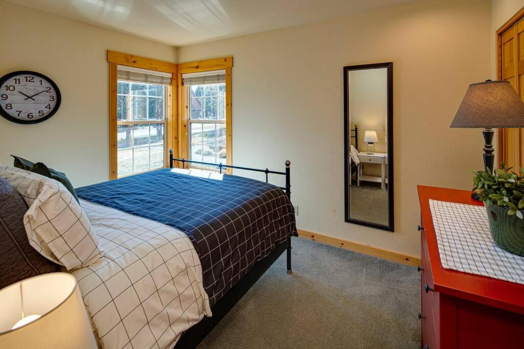Juniper Ridge Chalet at Eagle Crest Resort view 2