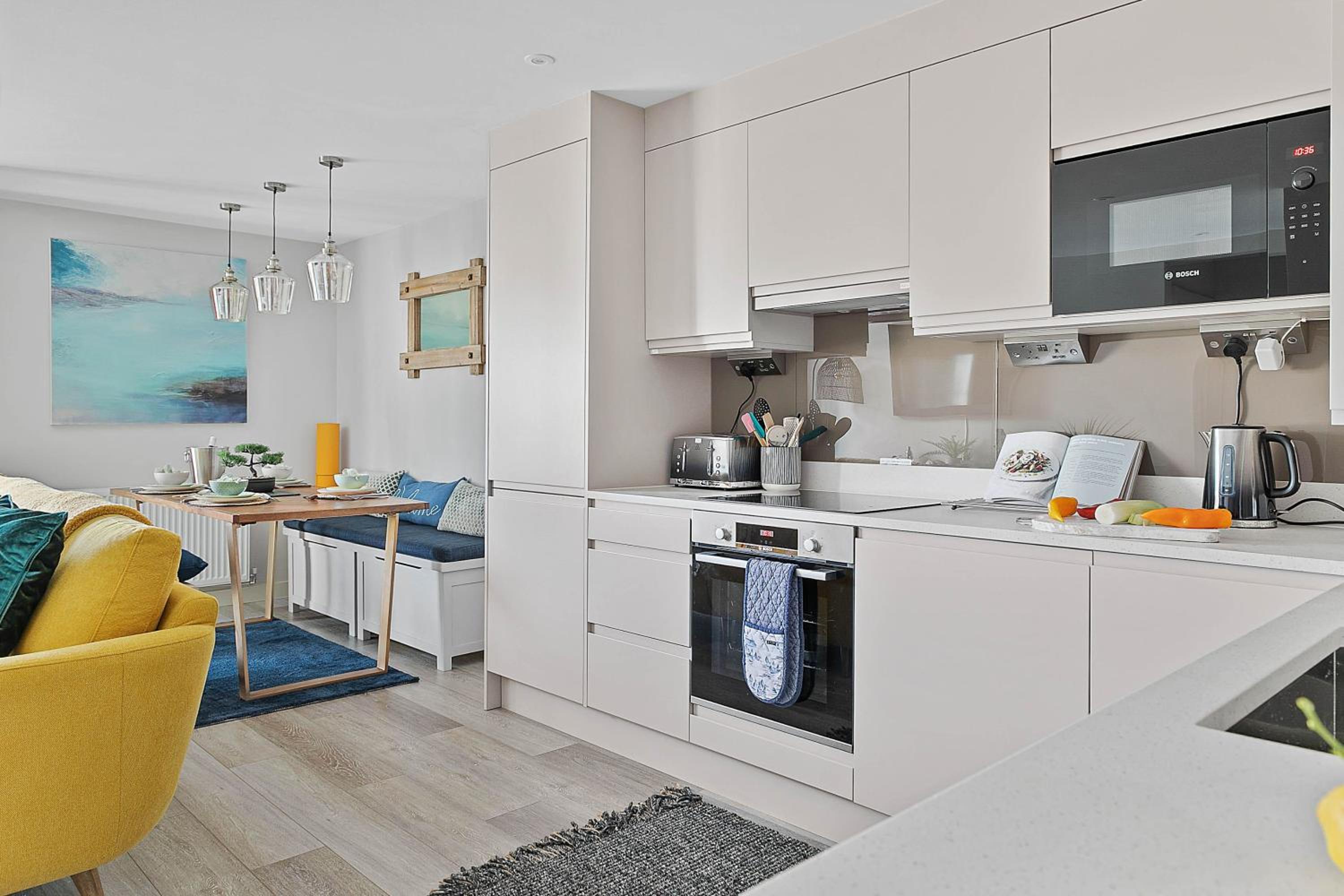 2 De Courcey House - Architect designed luxury apartment with parking, central Dartmouth view 5
