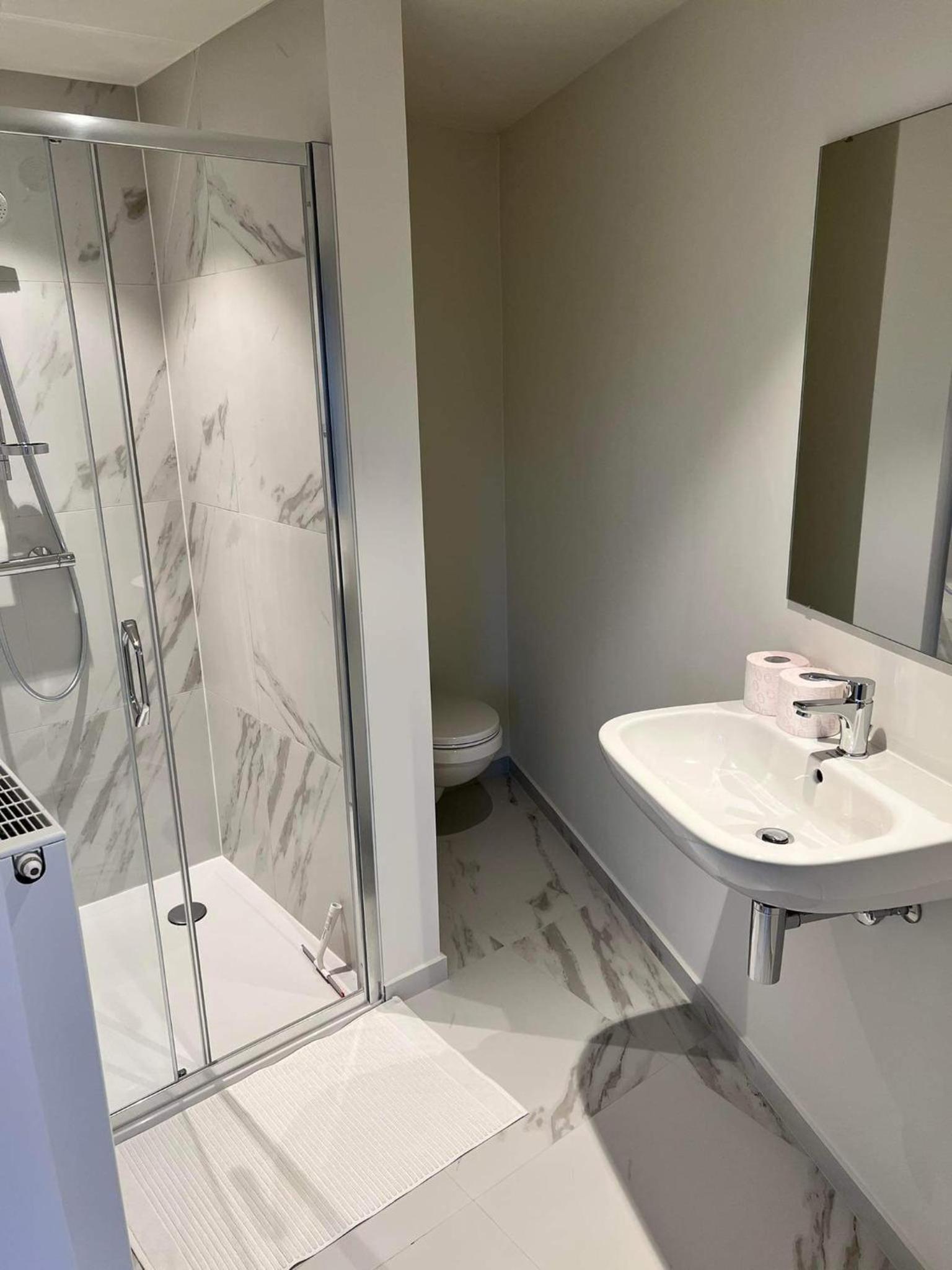 Bruges Vacations - Prachtige kamer in centrum Brugge met badkamer ! - Property Image 30