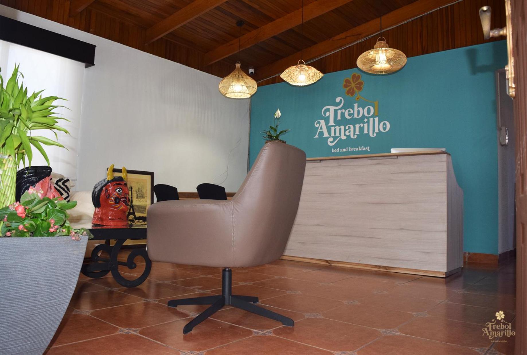 Trebol Amarillo Bed & Breakfast