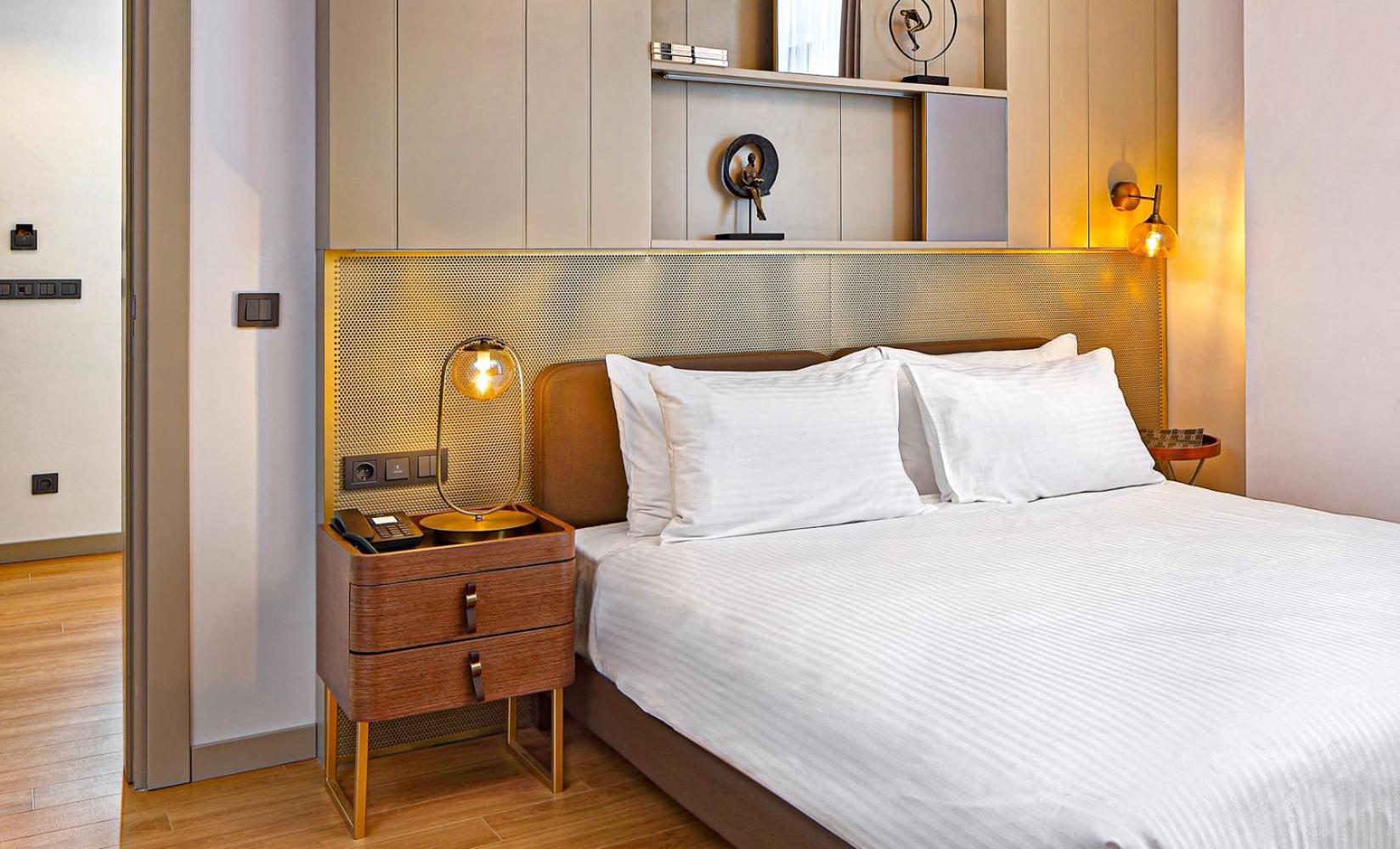G Tower Furnished Apartment Rentals