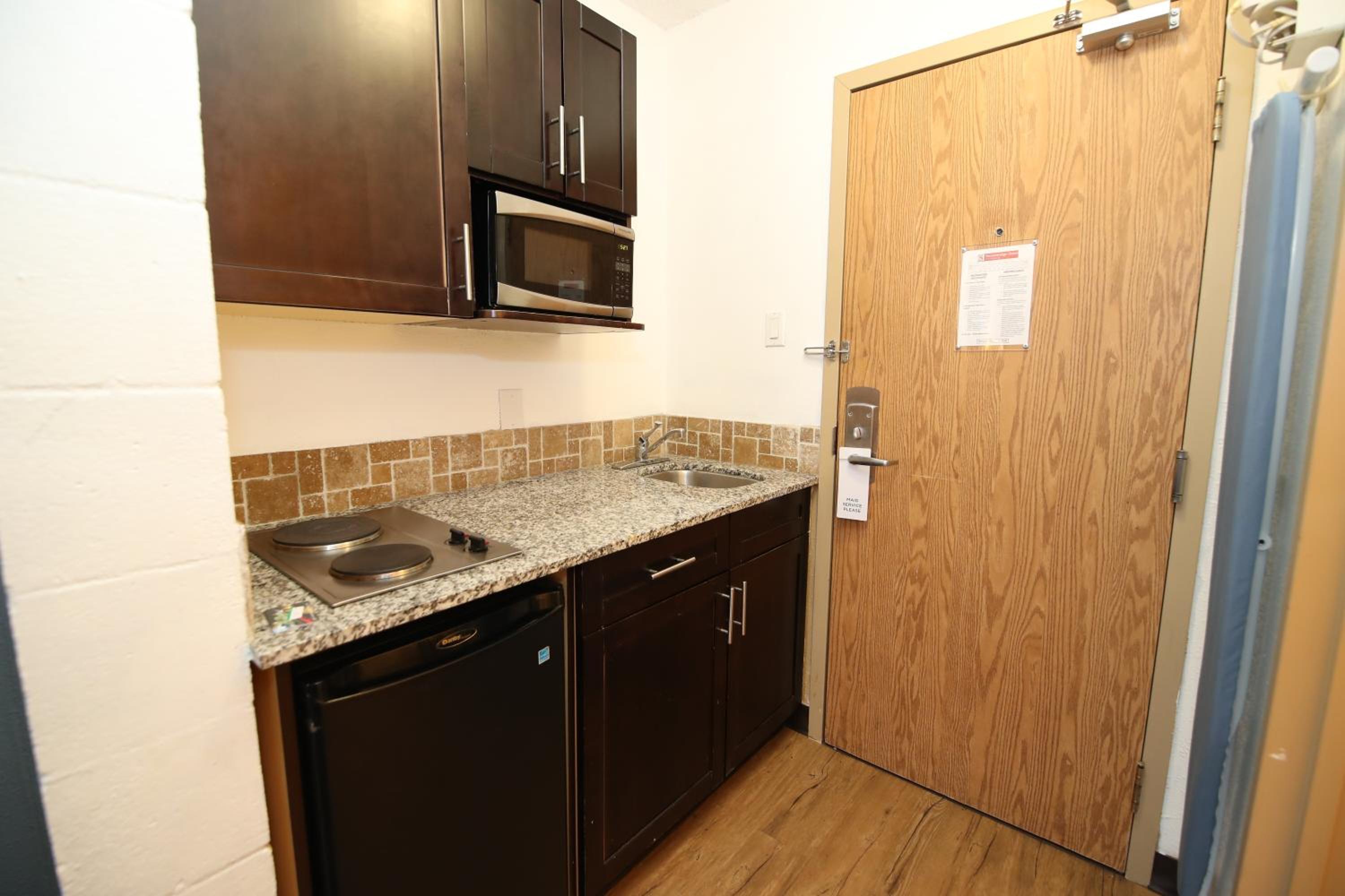 Fort Mcmurray Vacations - Stonebridge Hotel - Property Image 11