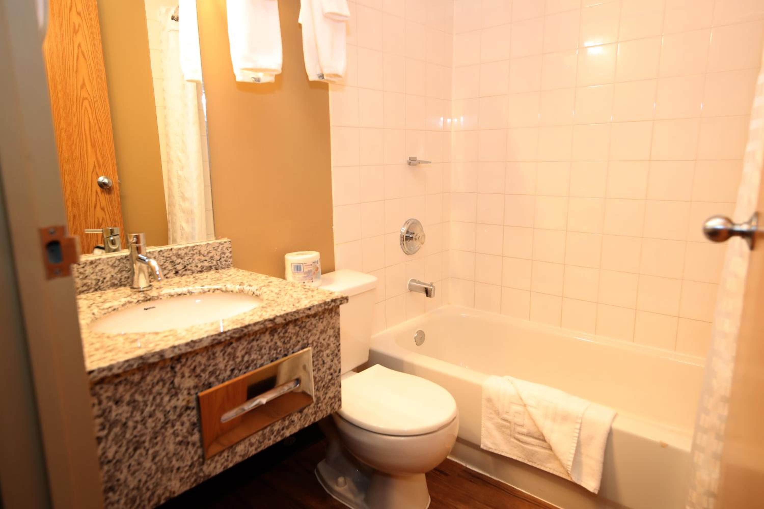 Fort Mcmurray Vacations - Stonebridge Hotel - Property Image 3