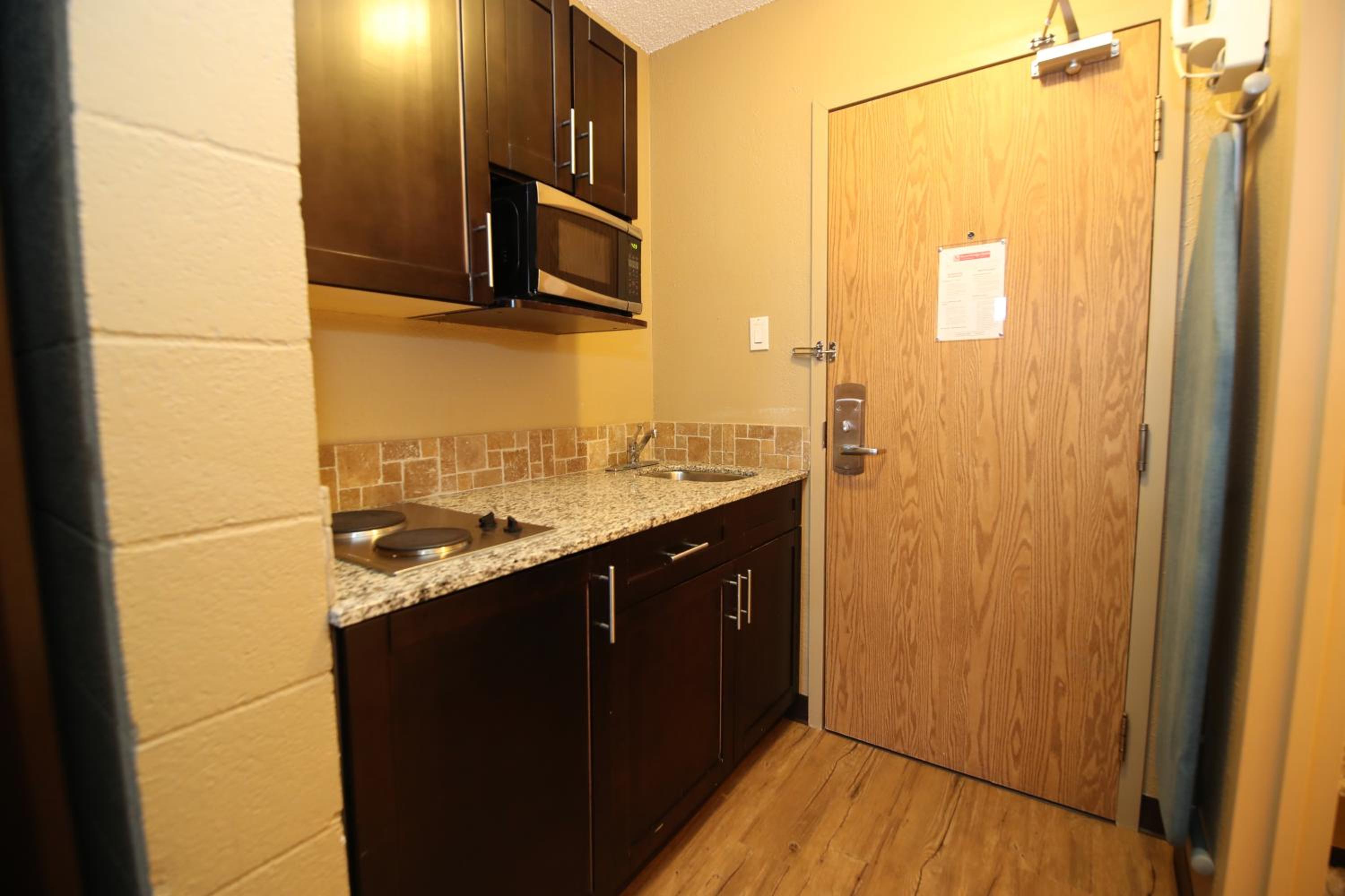 Fort Mcmurray Vacations - Stonebridge Hotel - Property Image 7