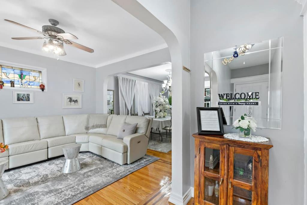 Casa de Paz - Destination to American Dream Mall, NYC, Washington Heights view 2