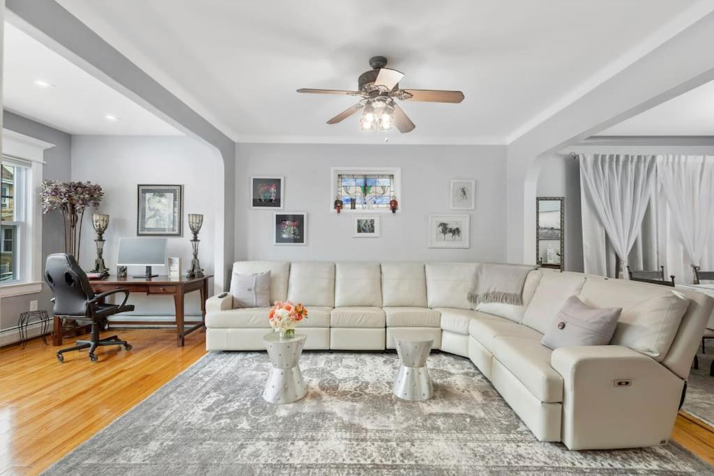 Casa de Paz - Destination to American Dream Mall, NYC, Washington Heights view 5