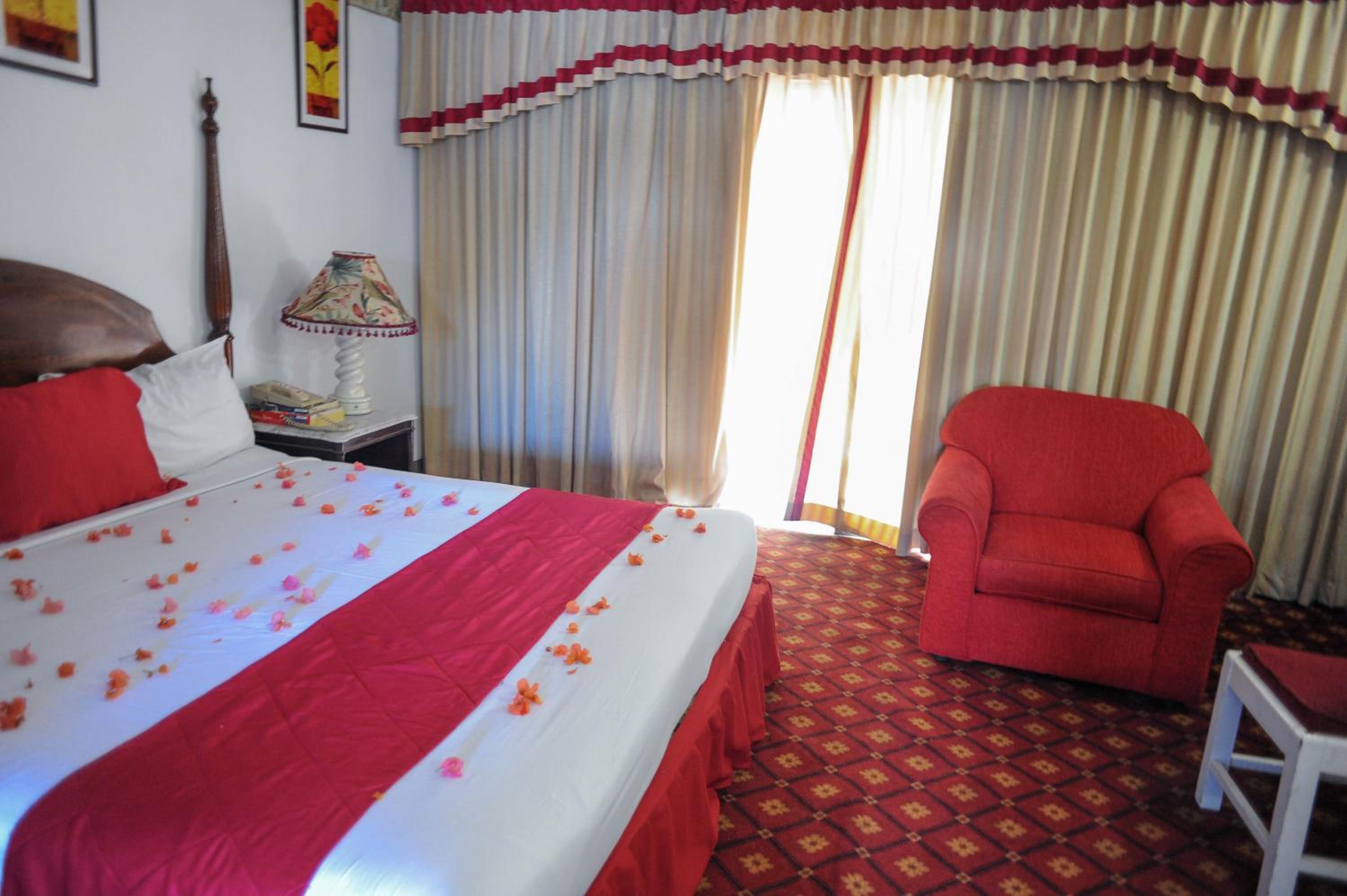 Glorianna Hotel