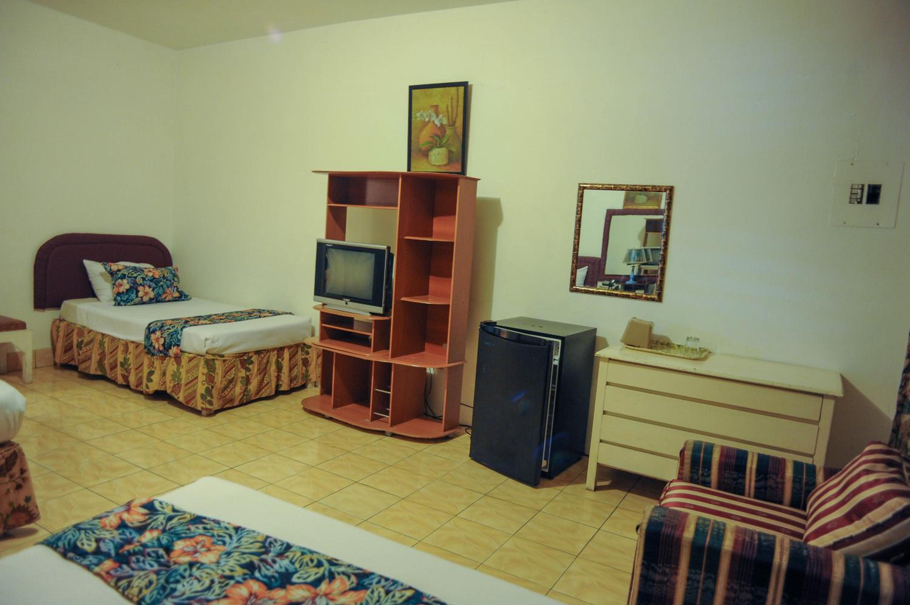 Glorianna Hotel