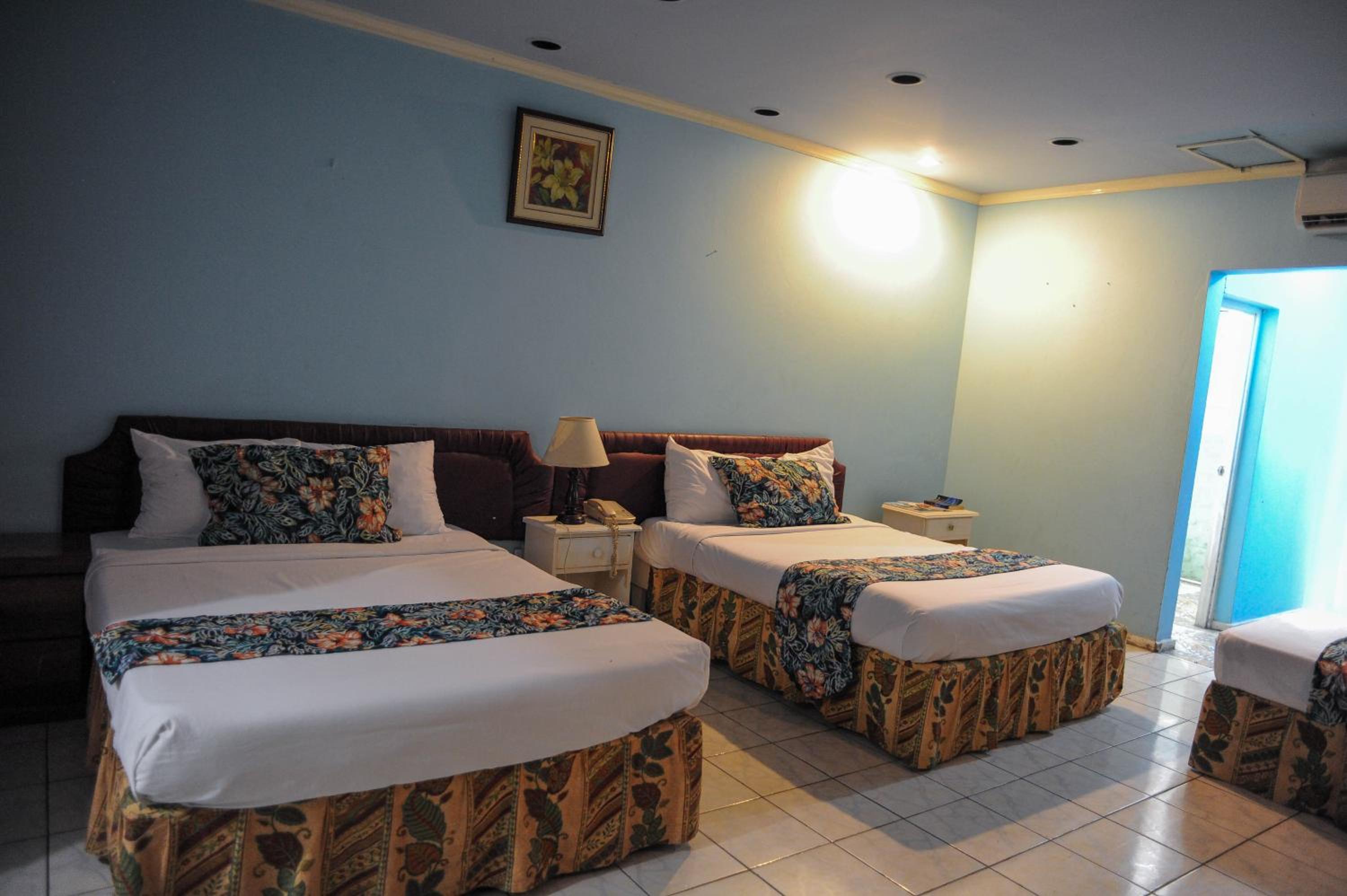 Glorianna Hotel