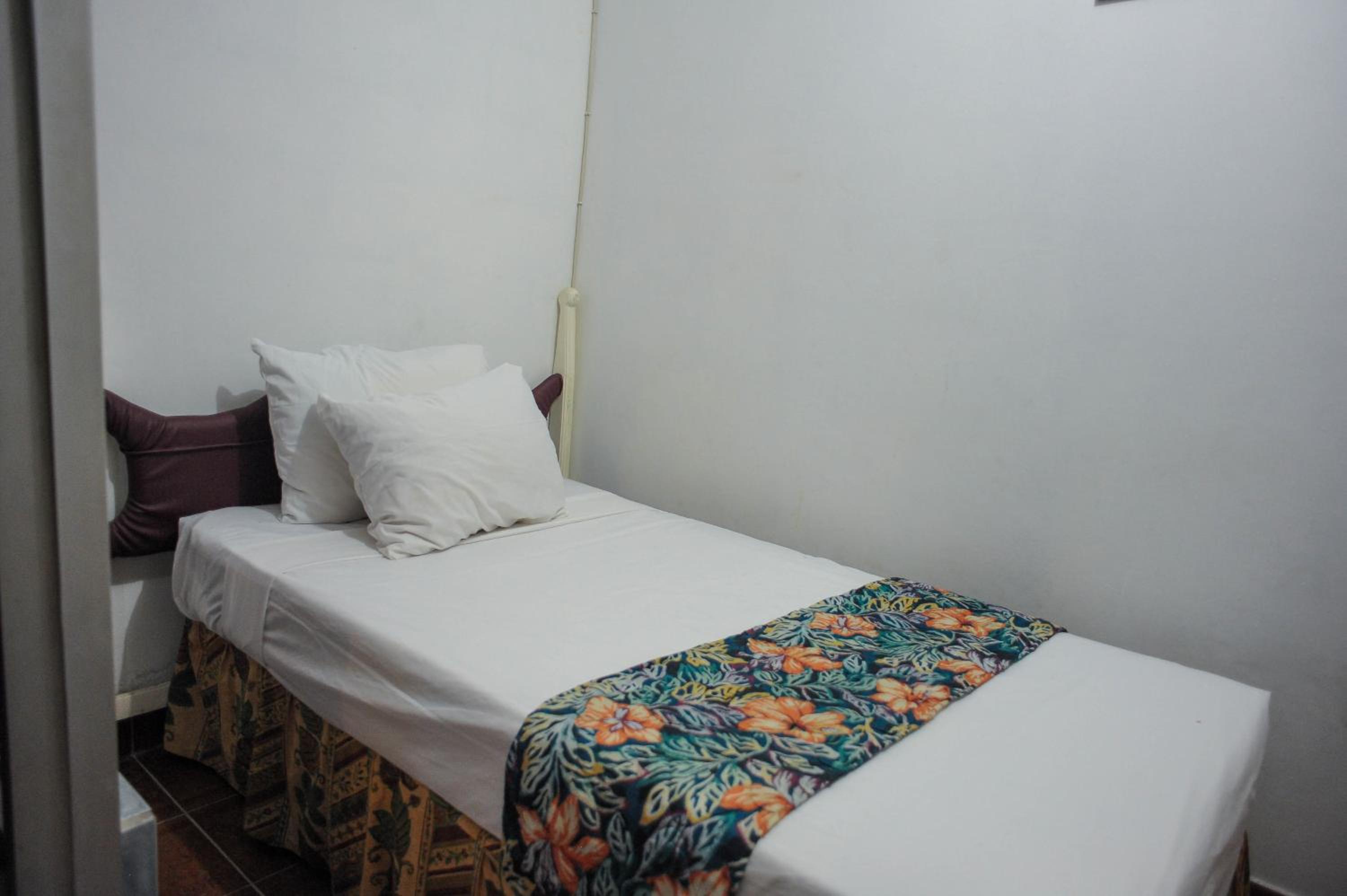 Glorianna Hotel