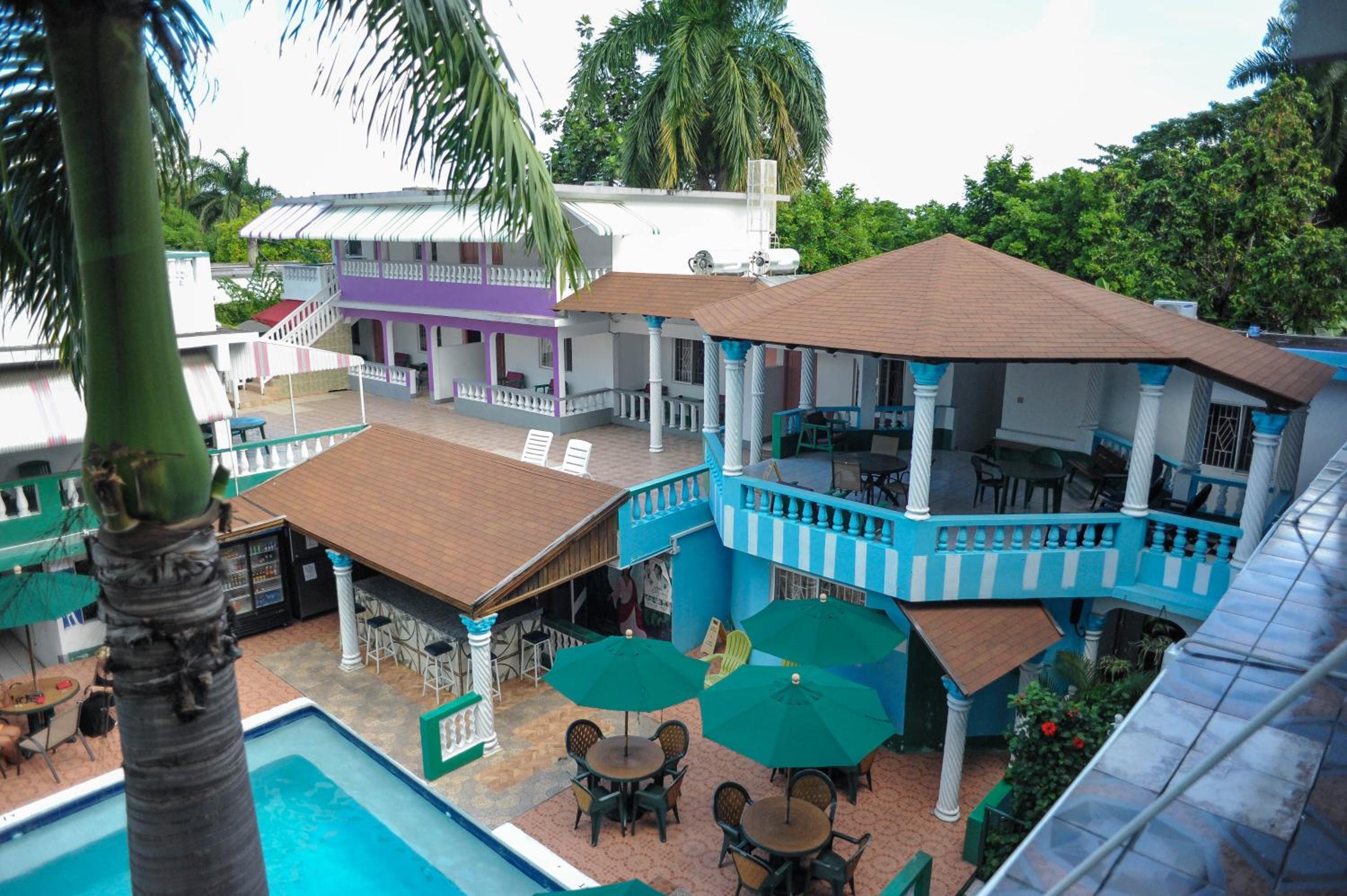Glorianna Hotel