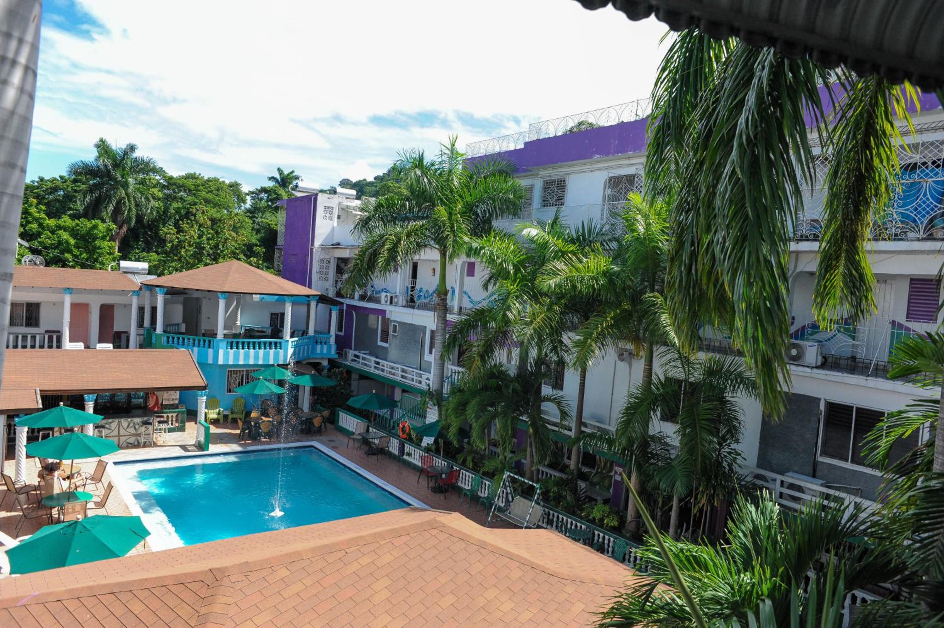 Glorianna Hotel