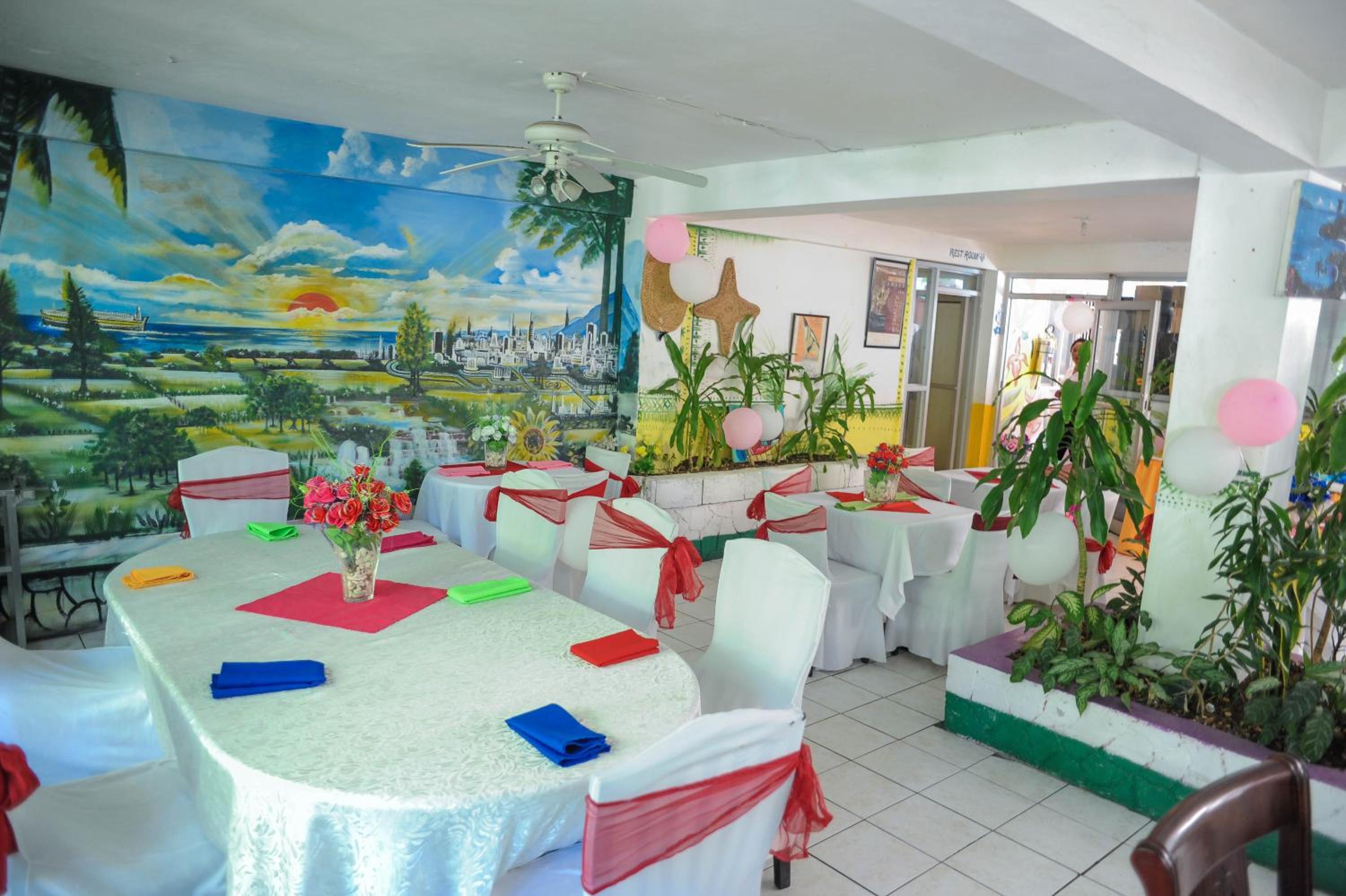 Glorianna Hotel