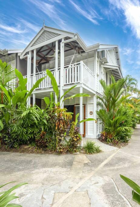 Pandanus Place - with Bicycles