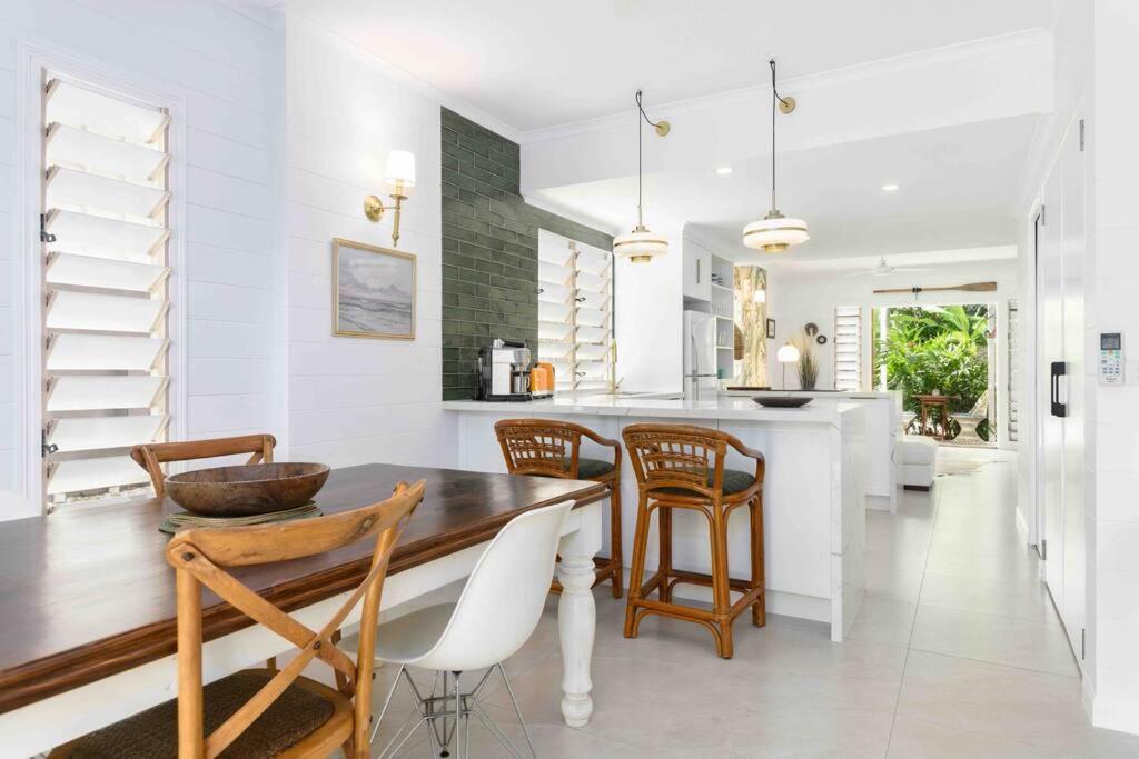 Pandanus Place - with Bicycles
