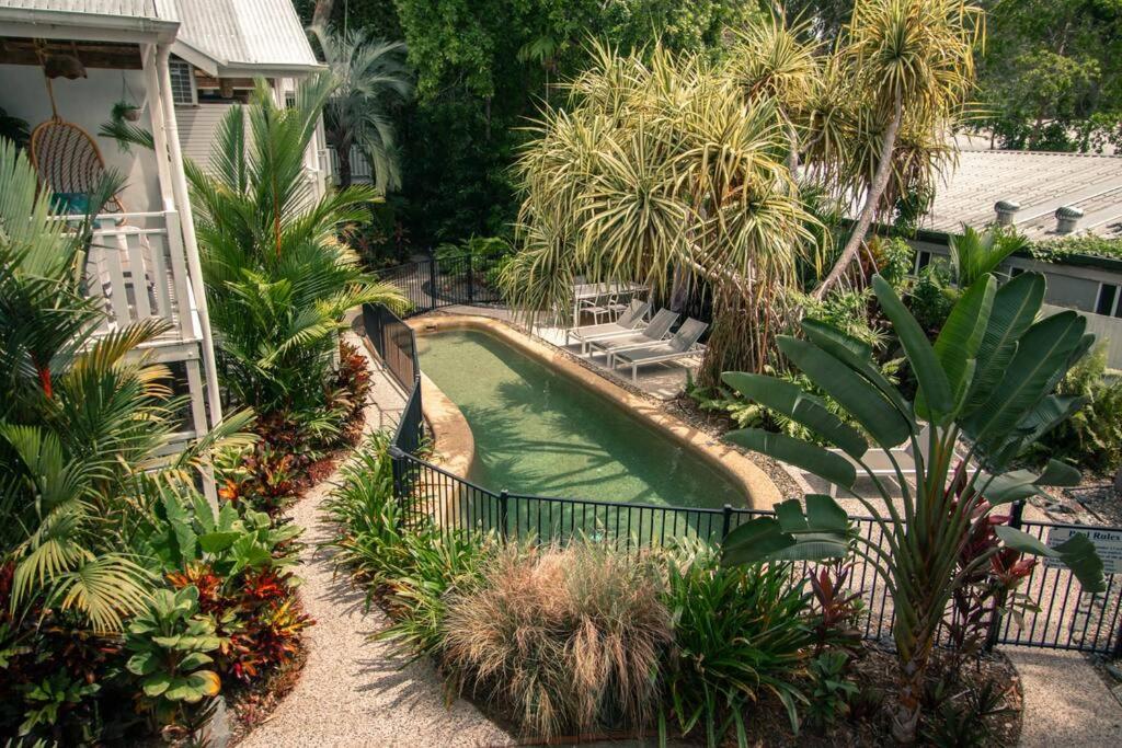 Pandanus Place - with Bicycles