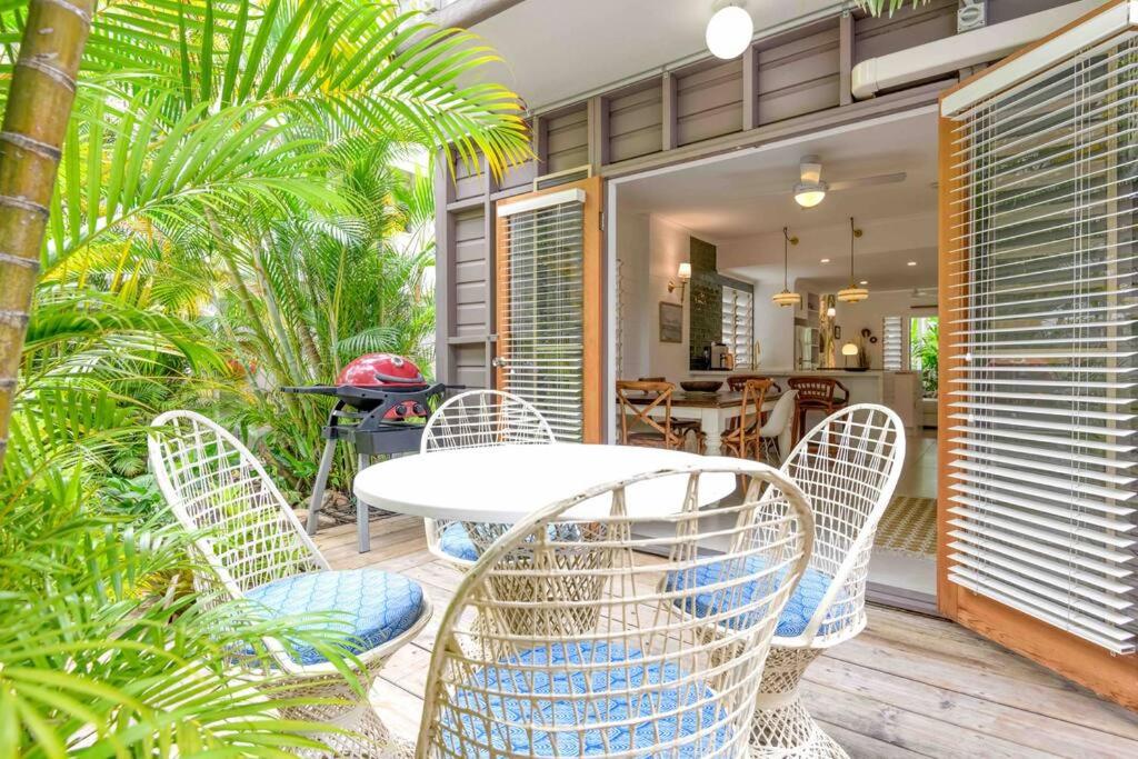 Pandanus Place - with Bicycles