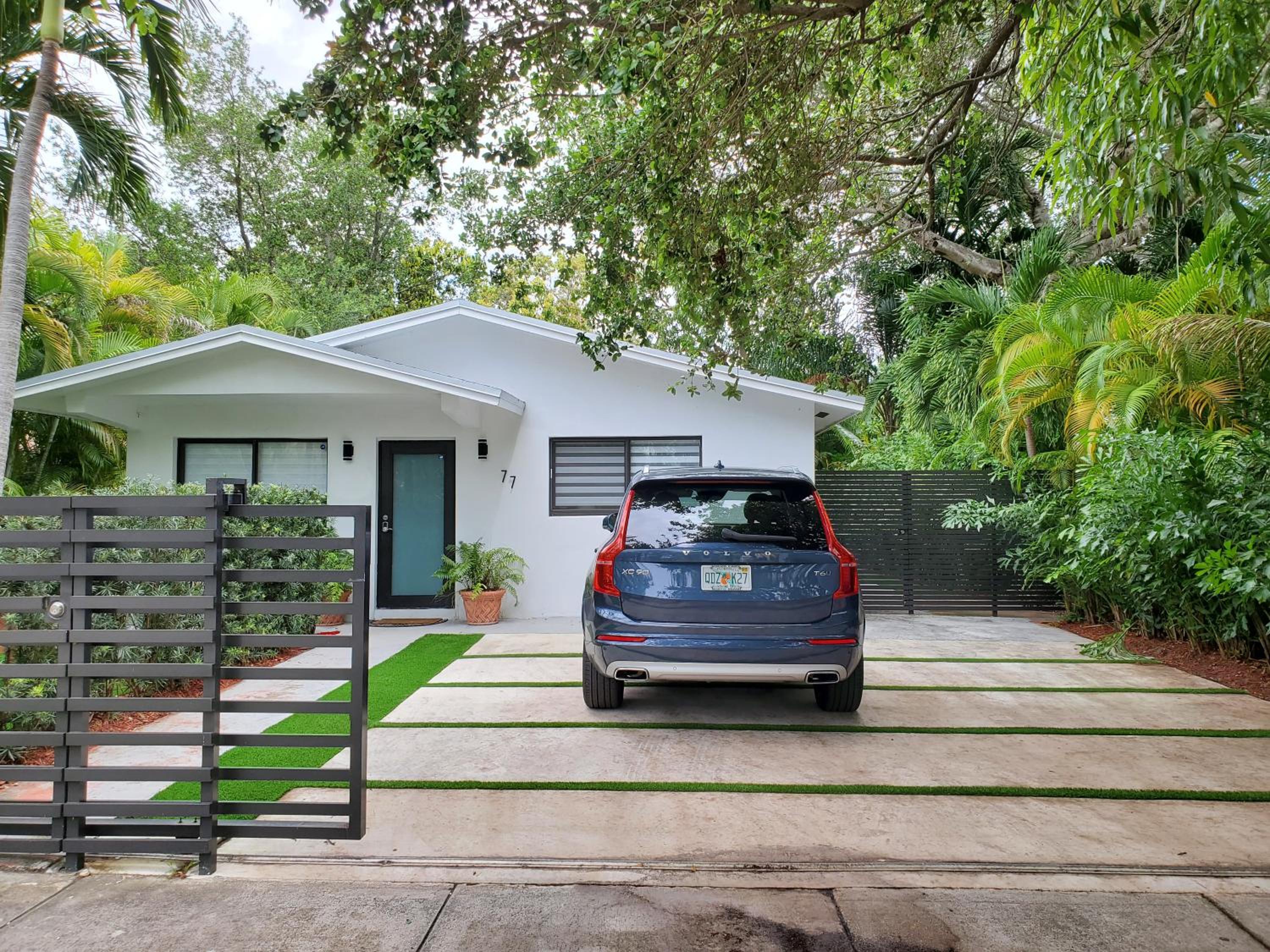Design District by Midtown, Wynwood, Brickell, 10 min to the Beach, FREE PARKING