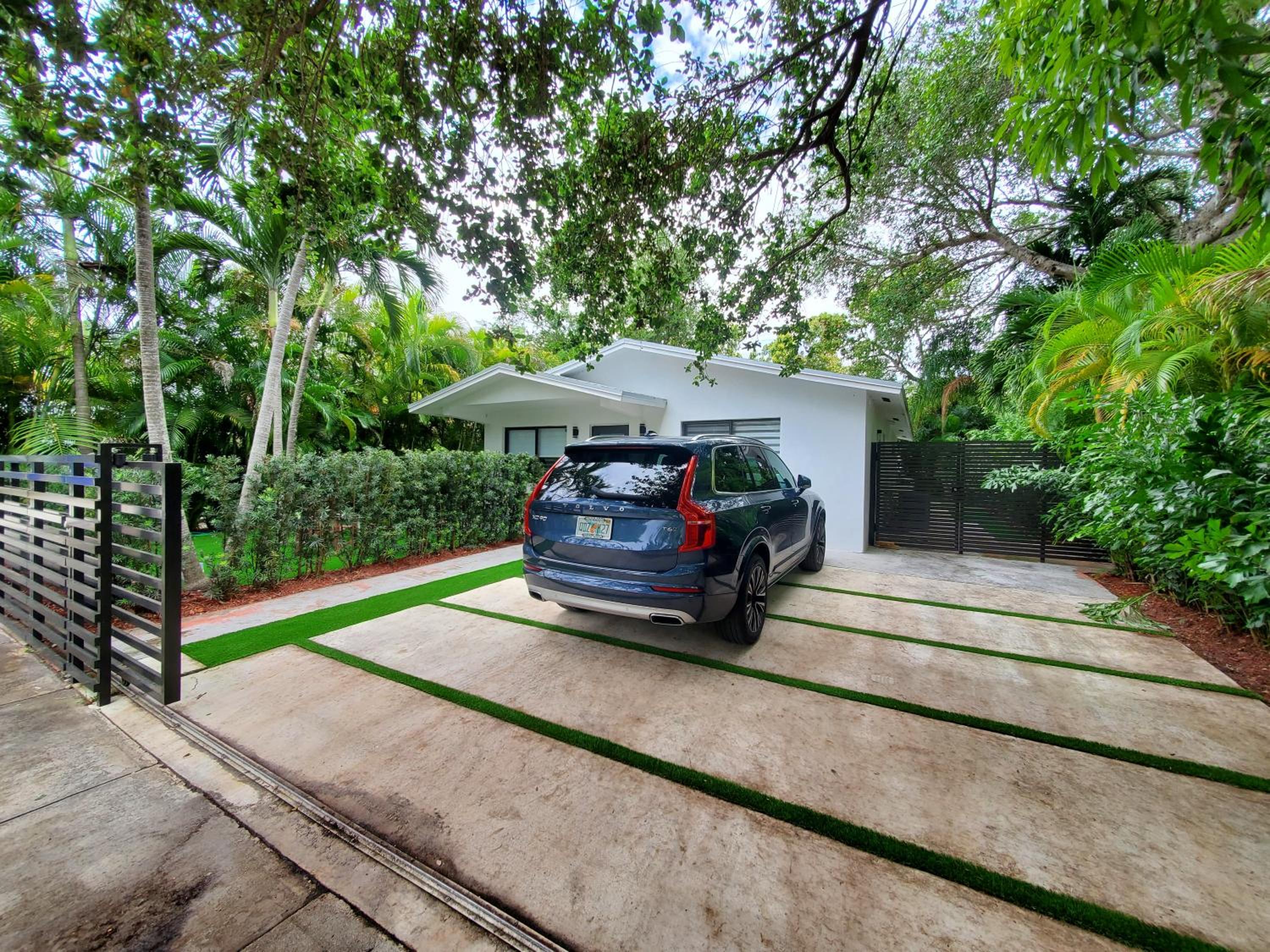 Design District by Midtown, Wynwood, Brickell, 10 min to the Beach, FREE PARKING