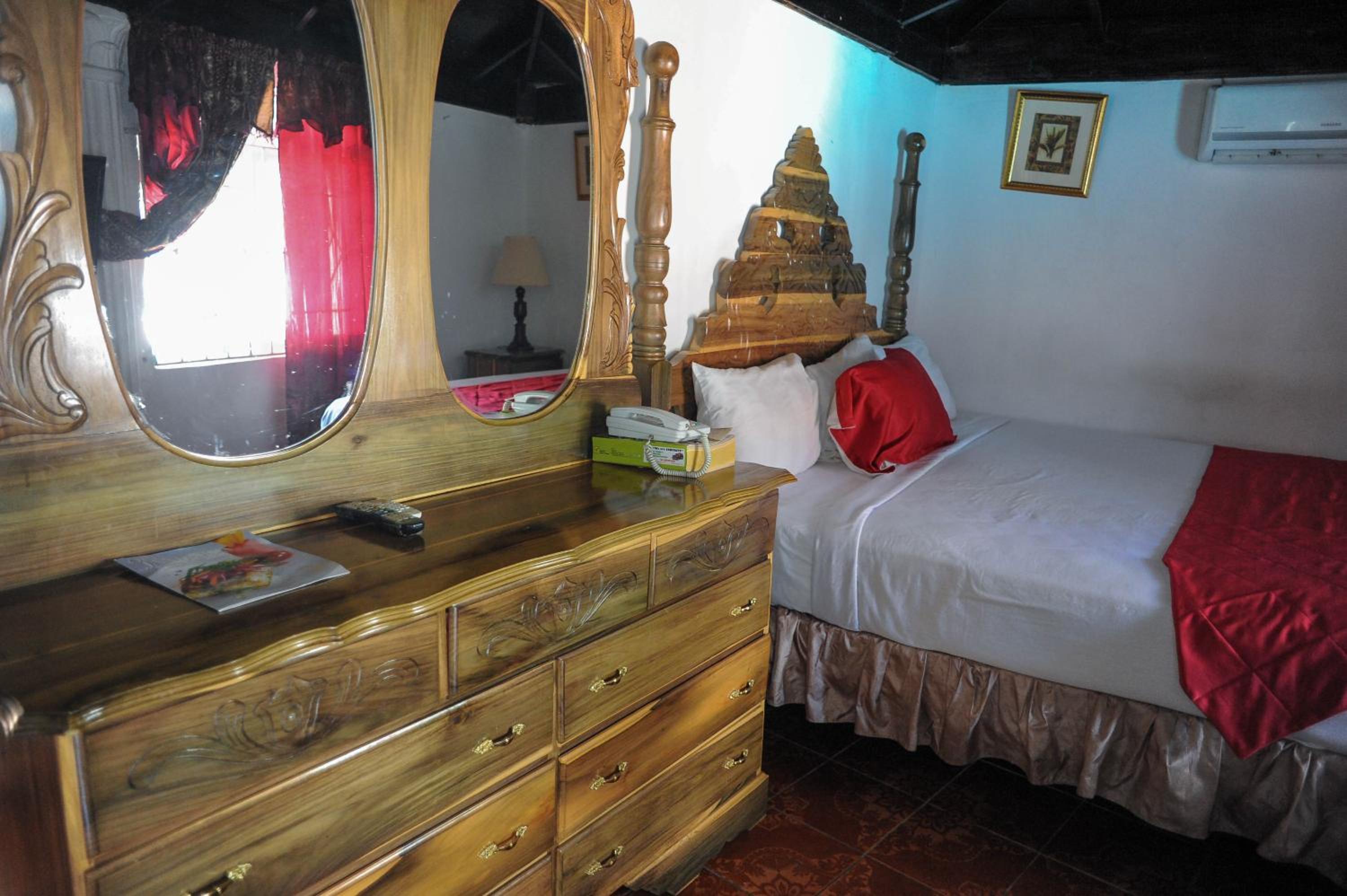 Glorianna Hotel