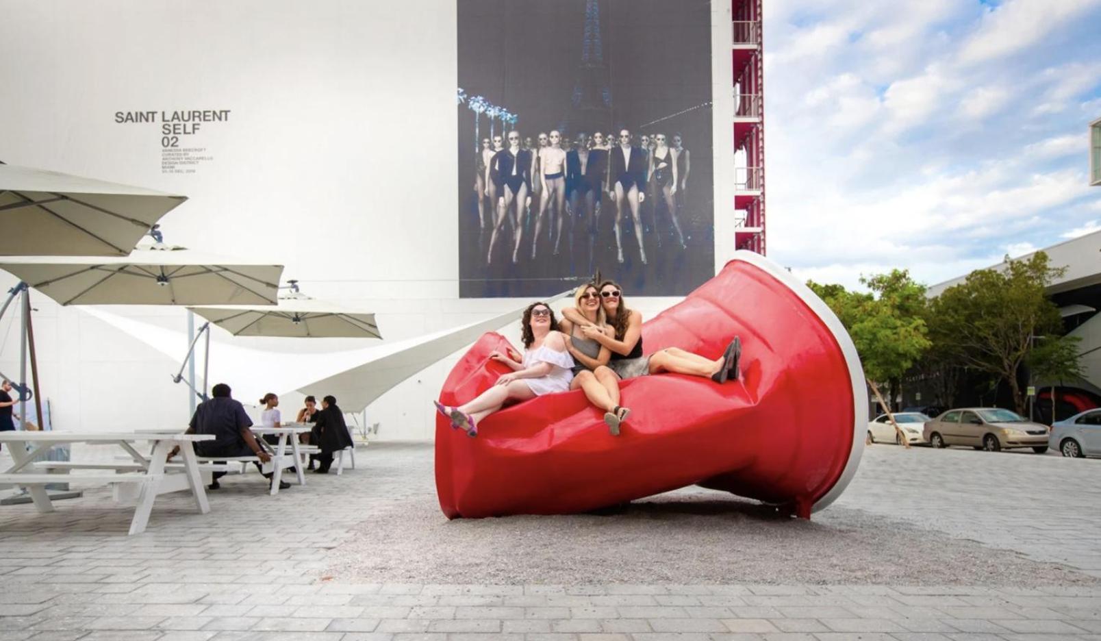 Design District by Midtown, Wynwood, Brickell, 10 min to the Beach, FREE PARKING