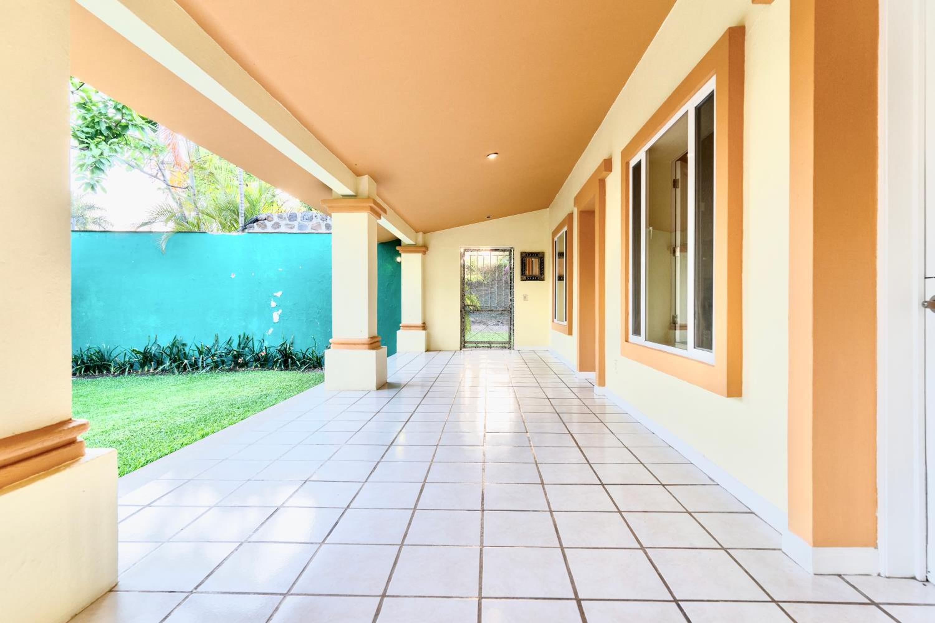 Casa Jardin-Lakeside Boutique Resort by Restavio