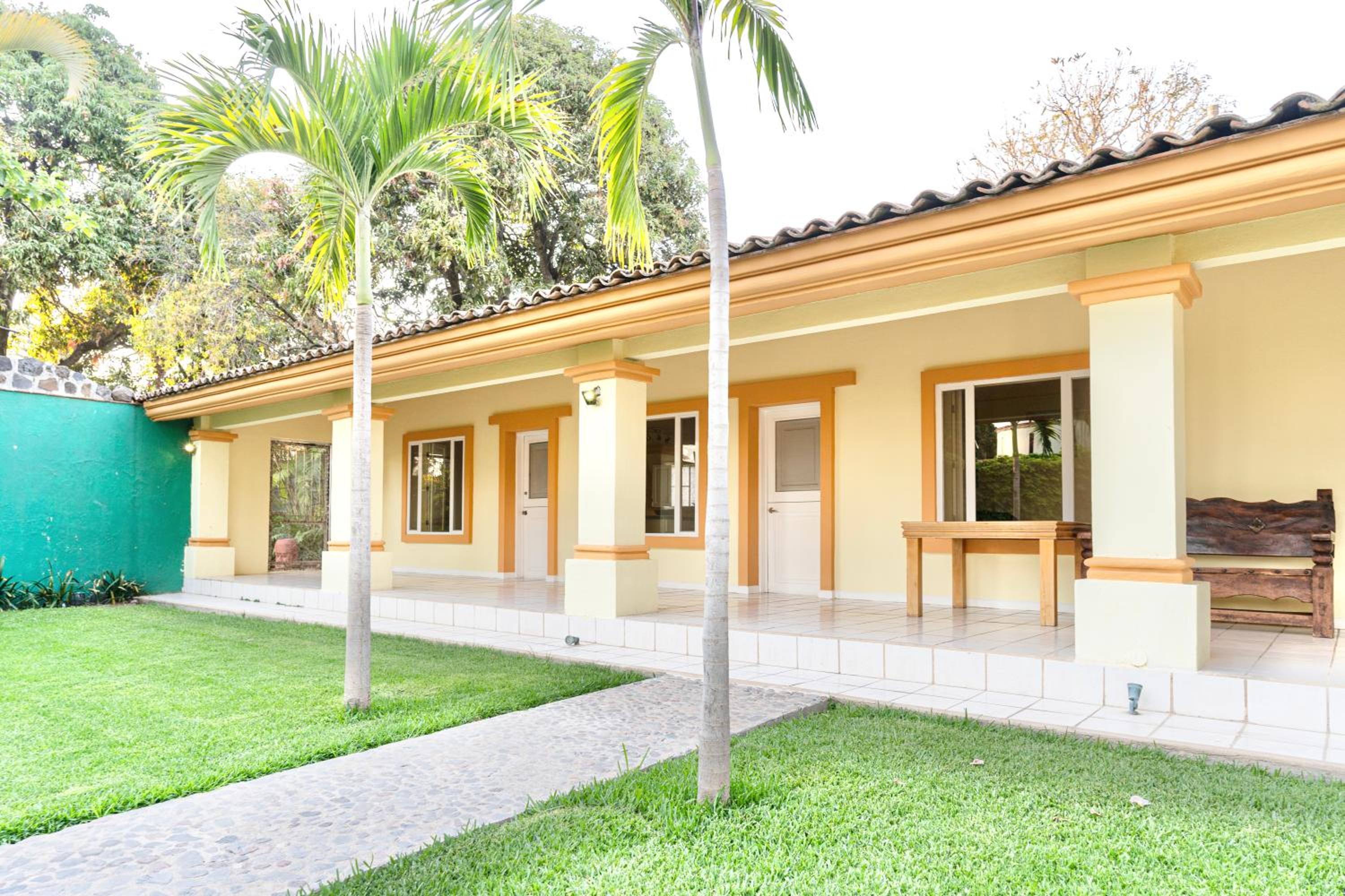 Hotel Casa Jardin-Lakeside Boutique Resort by Restavio - Image 1