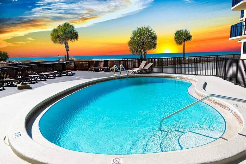 Summer Special! Renovated Resort Condo - on the Beach! view 4
