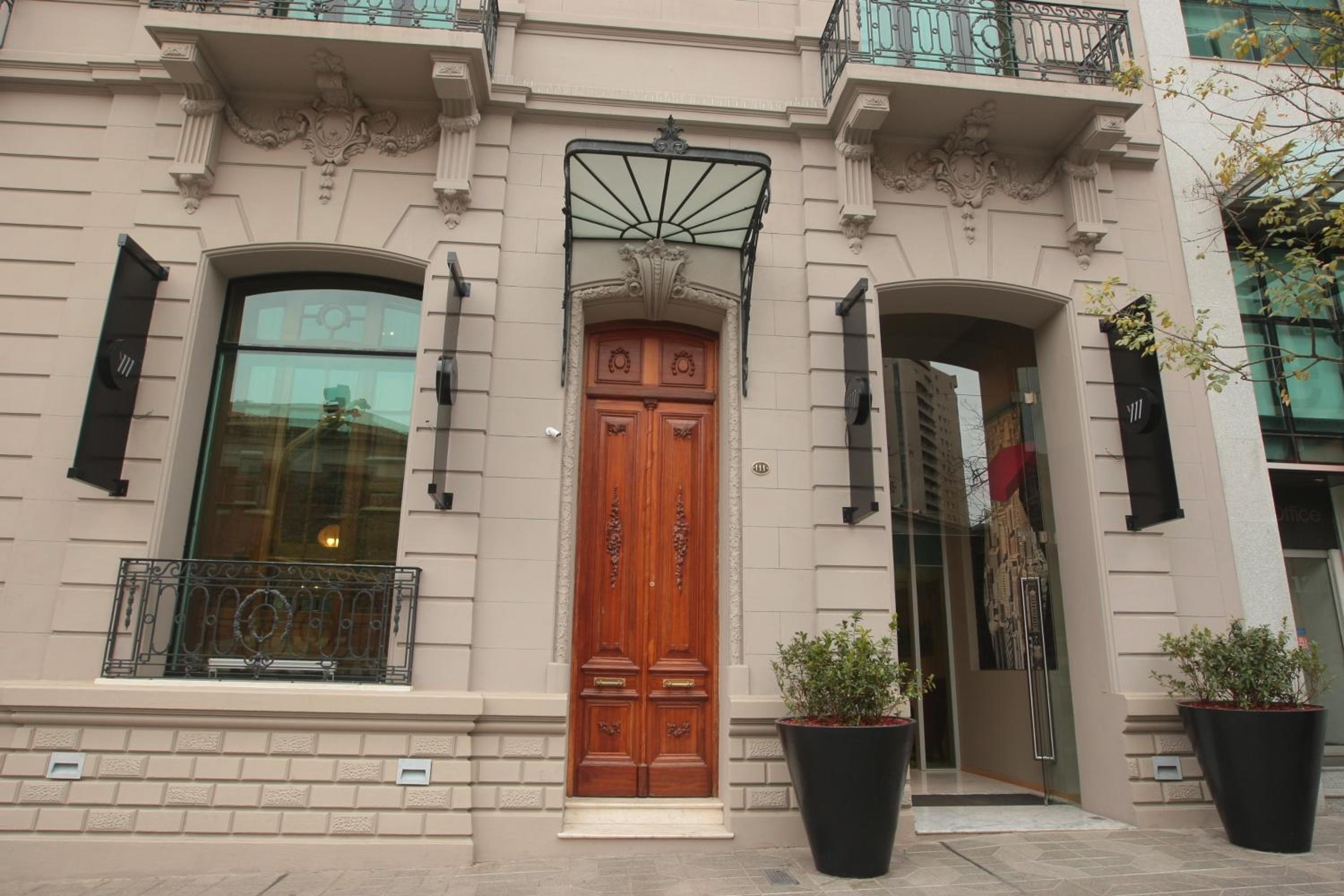 Hotel Yrigoyen 111 Hotel - Image 1