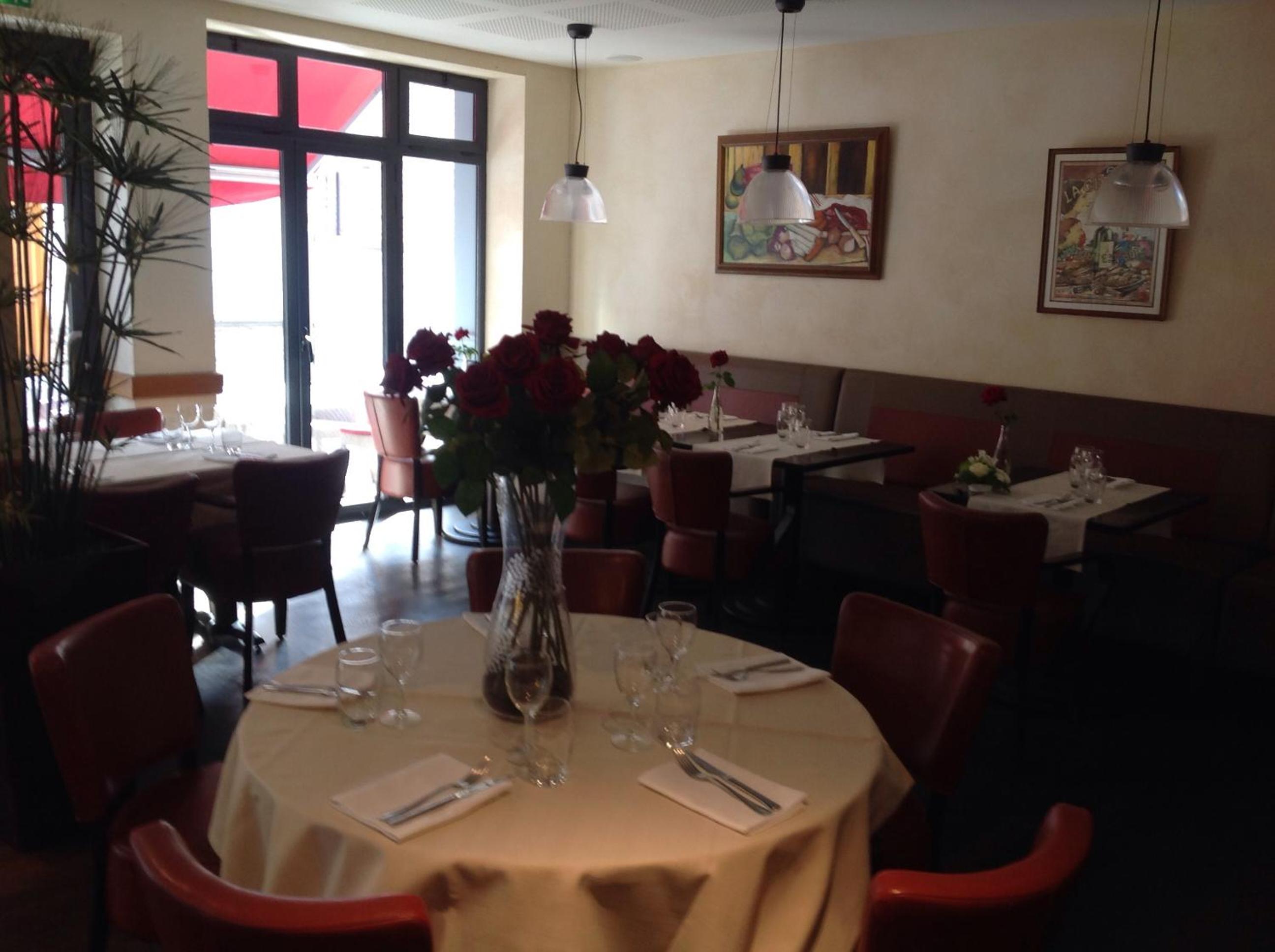 restaurant