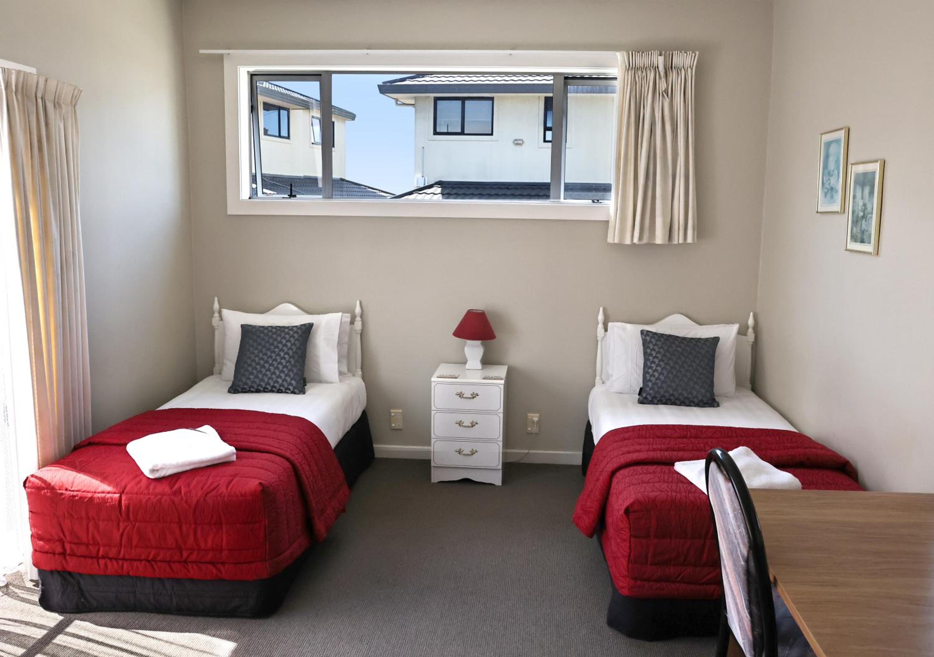 Baywatch Motor Lodge