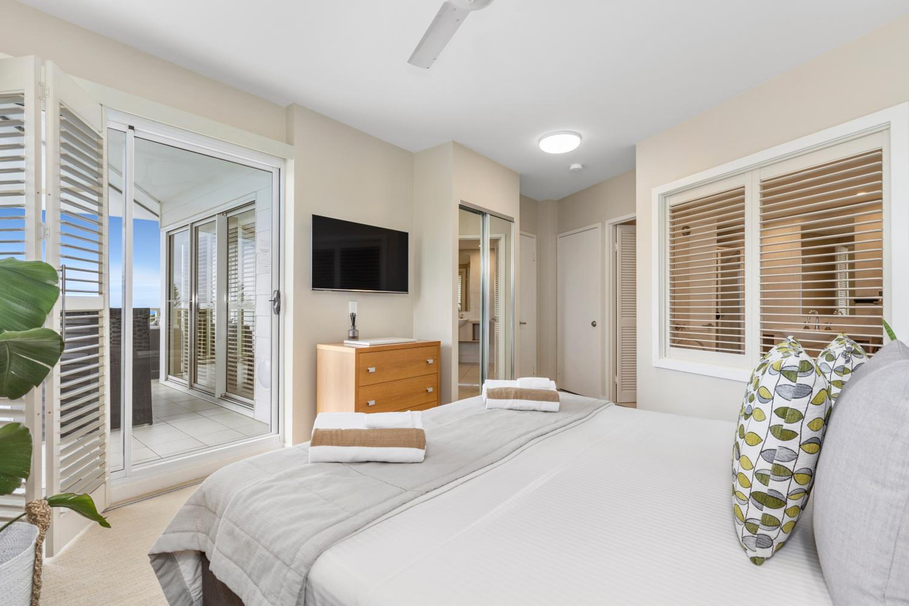 Salt - 2brm apartment with Spa bath and Ocean Views view 4