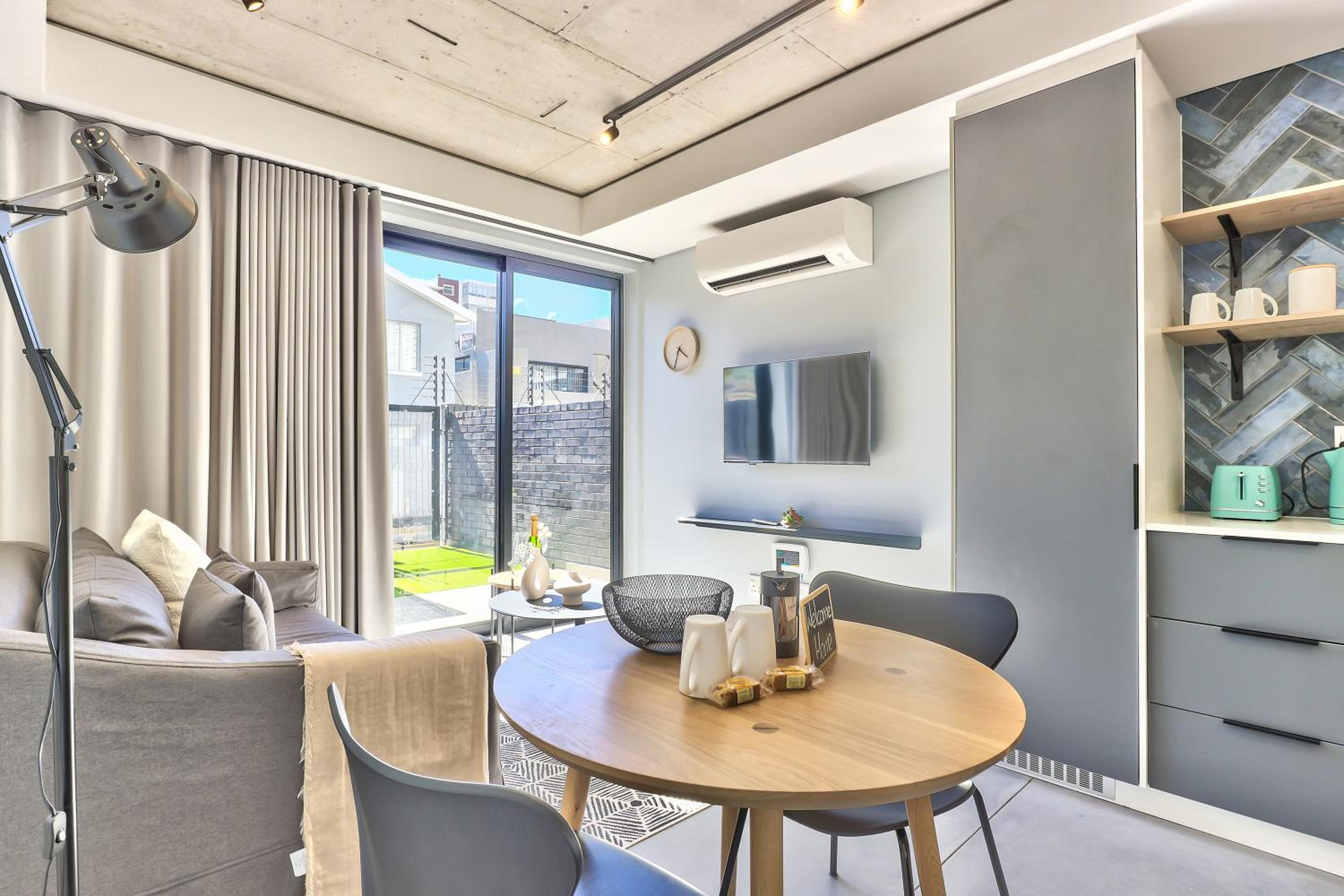 Secure Fast Wifi ideal for the Solo traveller view 3