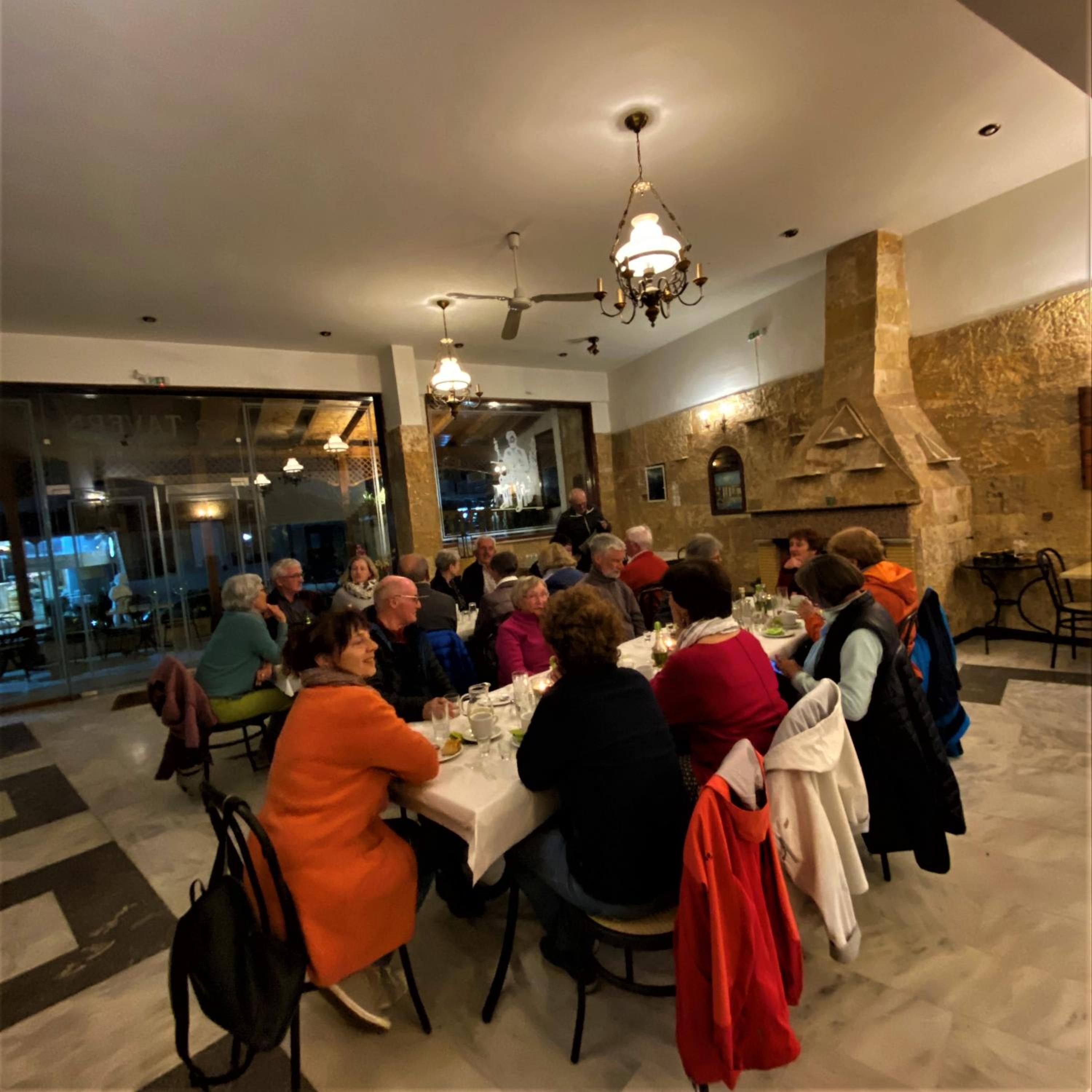 Costas Inn