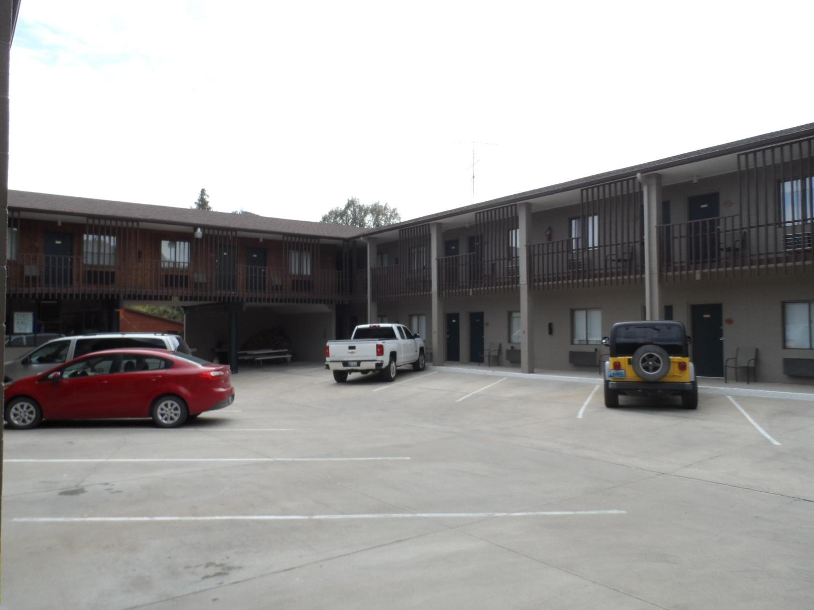 Bear Lodge Motel