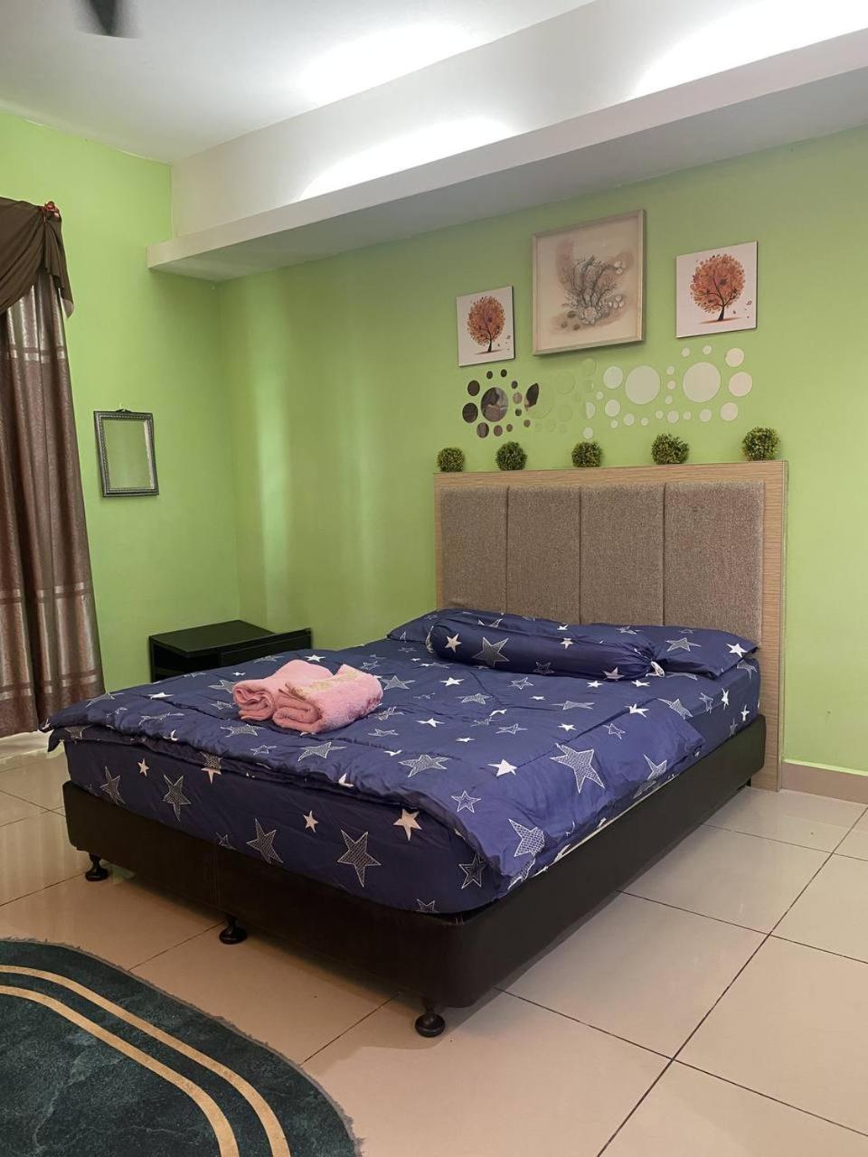 Private Studio Viana Court Service Apartment 1 with private parking photo 4