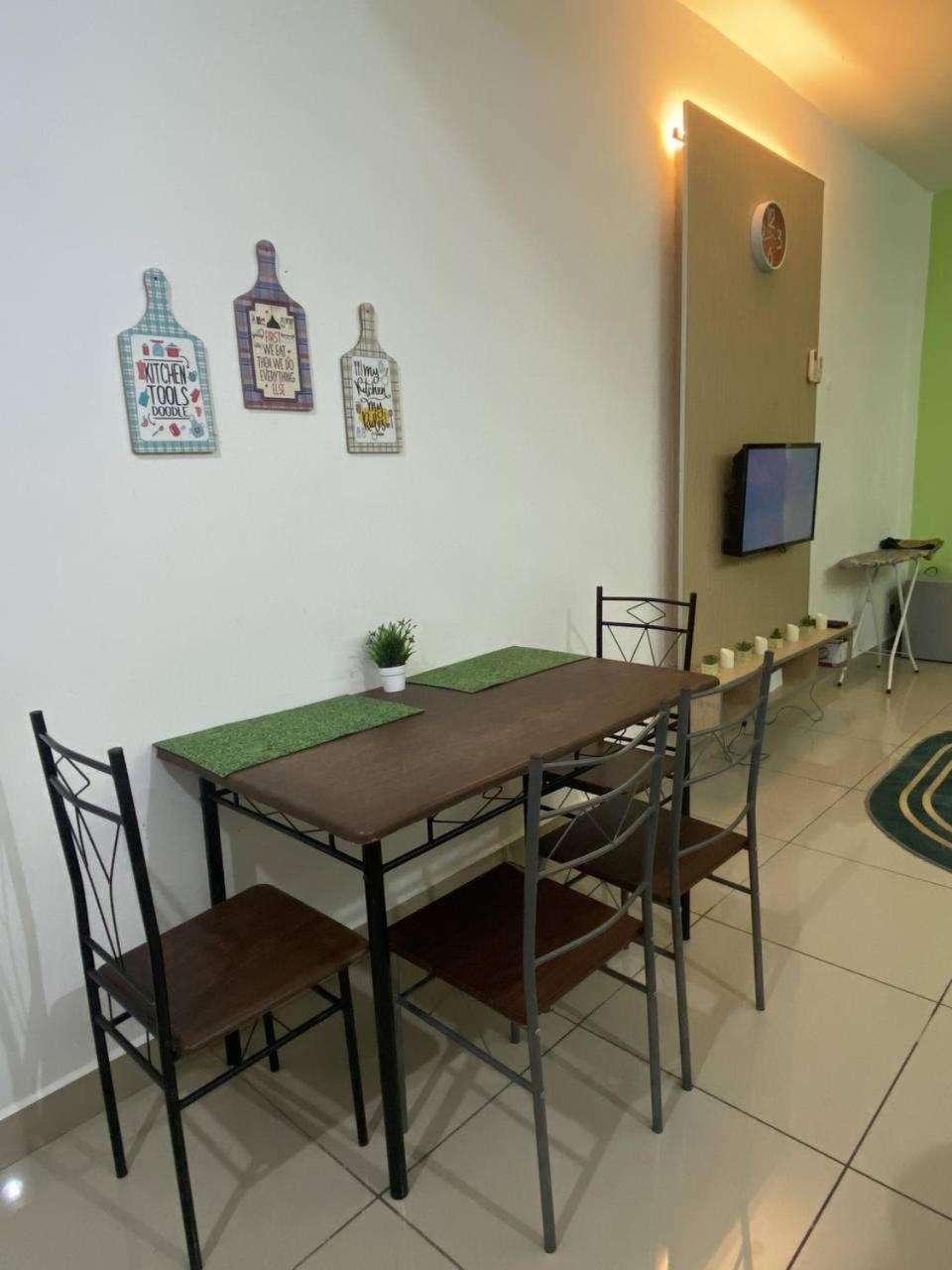 Private Studio Viana Court Service Apartment 1 with private parking photo 7