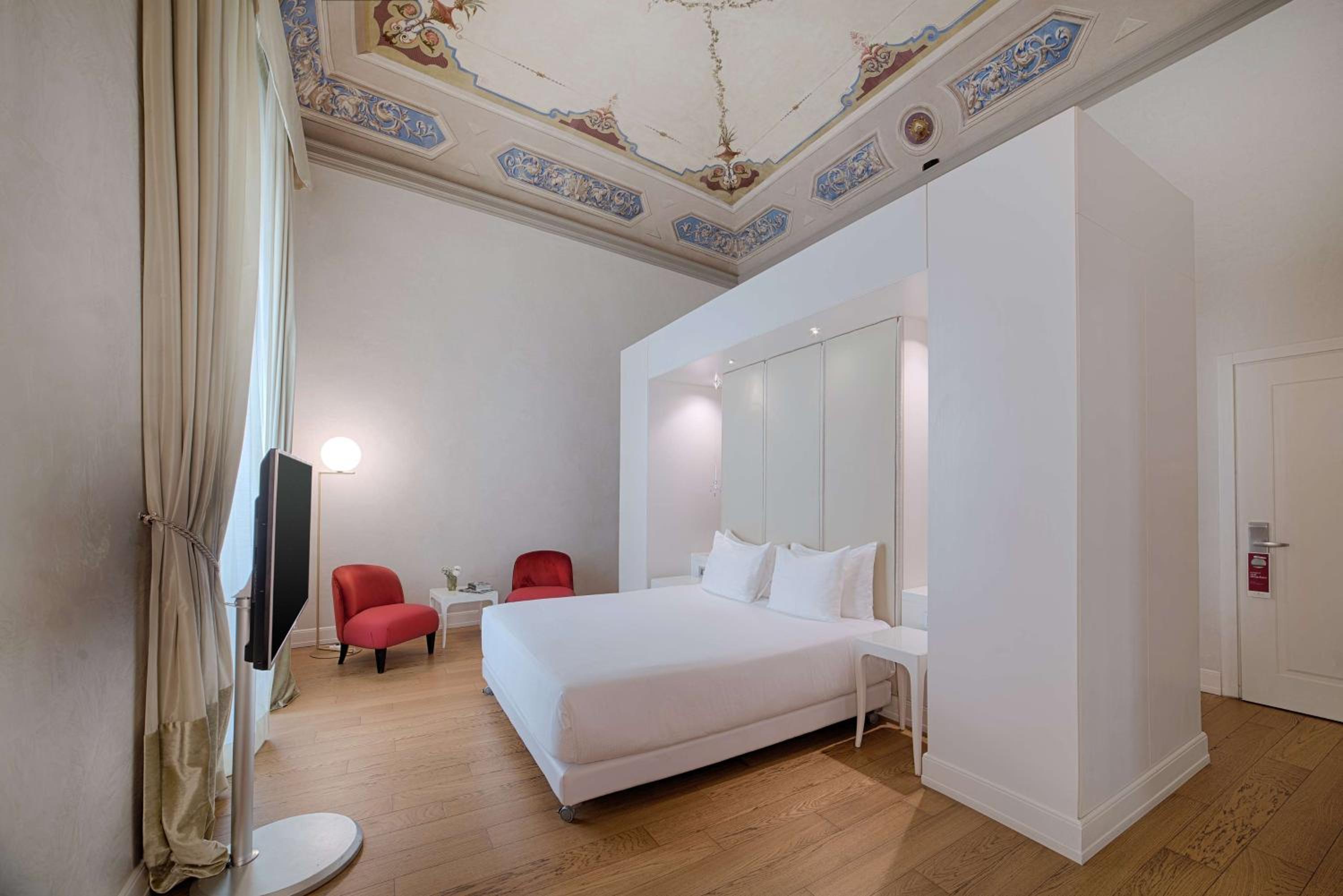 NH Collection Firenze Porta Rossa-1