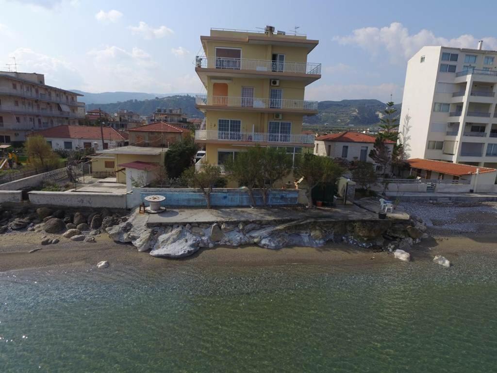 Xylokastro Beachfront Residence
