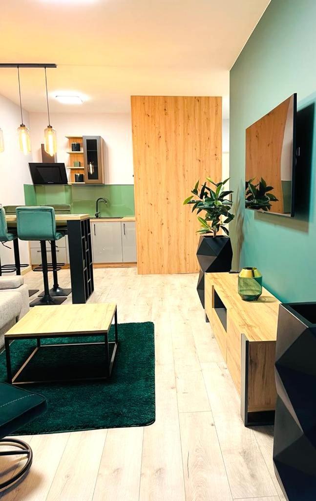 APARTAMENT ELEGANCE GREEN w Let's Sea view 2