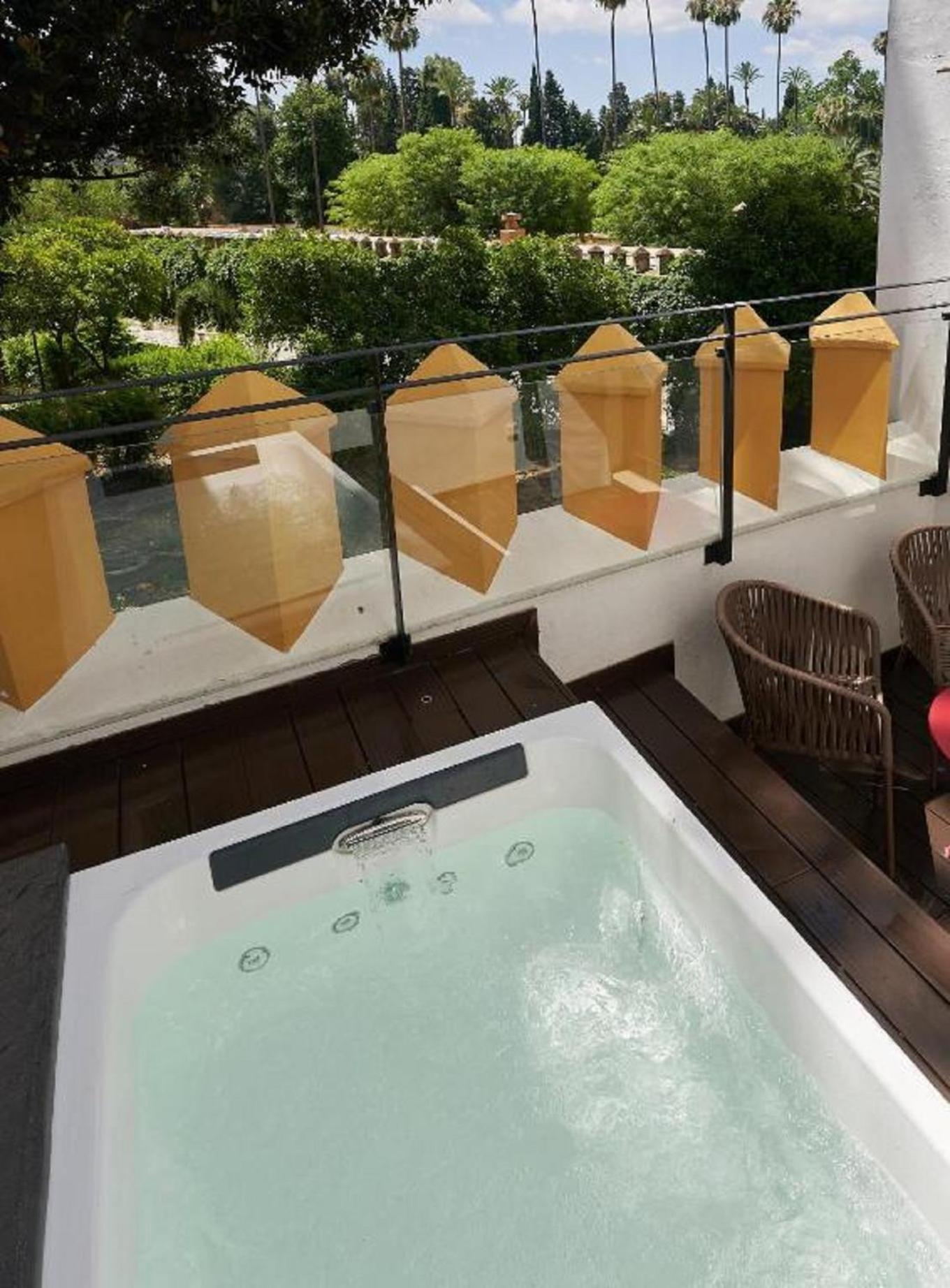 Suites Murillo Plaza Sta. Cruz - Image 5