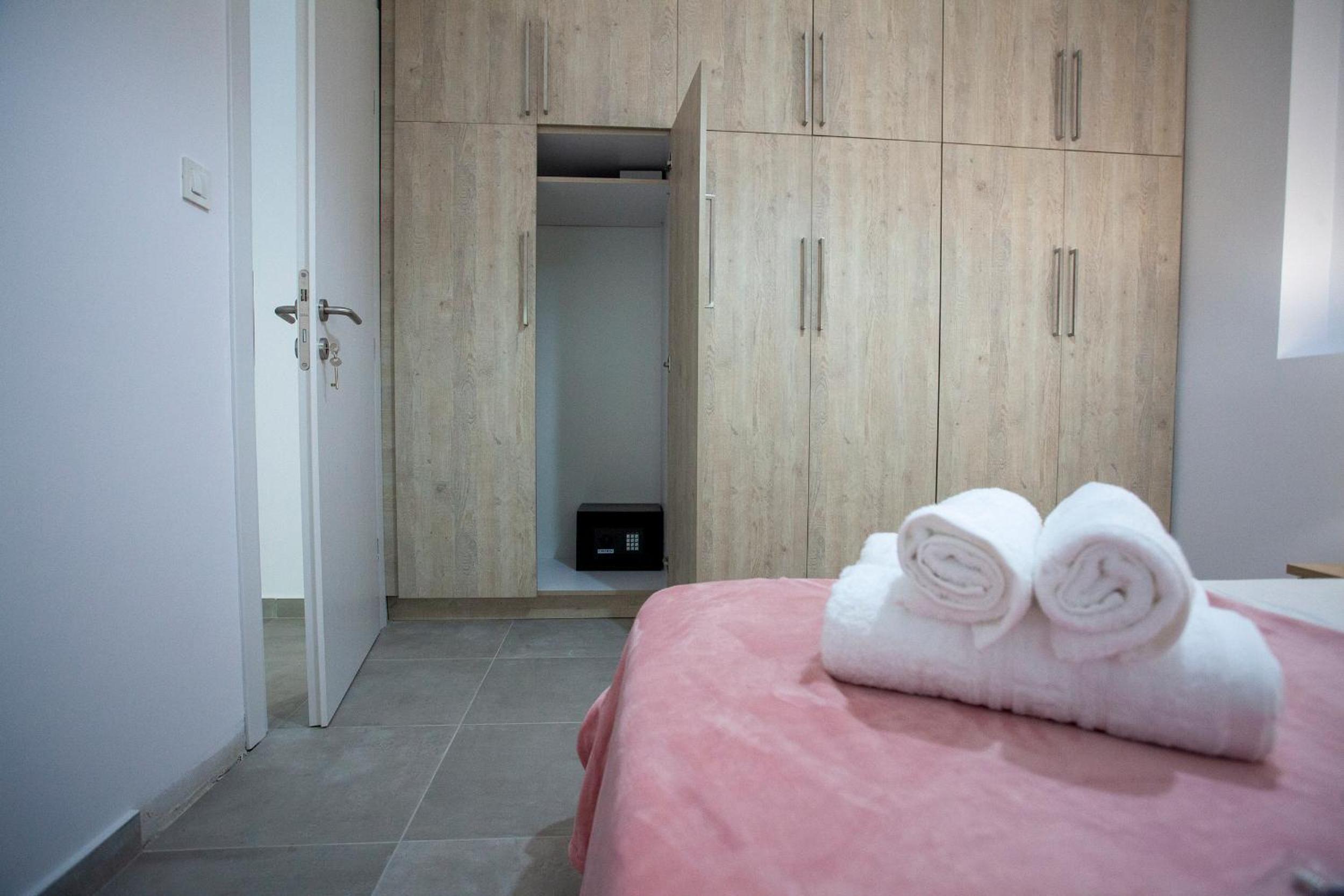 Landscape luxury flat Psyrri square photo 3