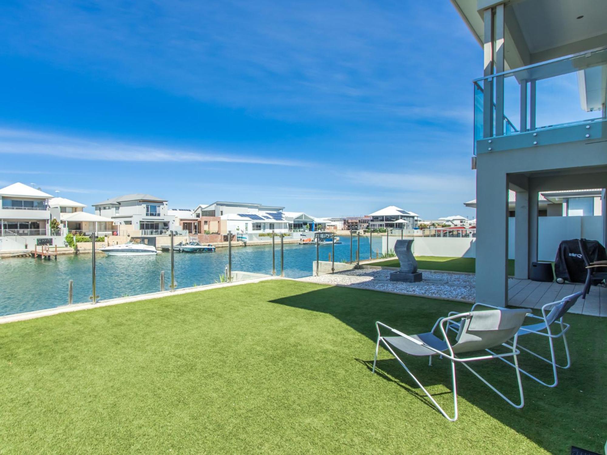 Deluxe Living in Mariners Cove