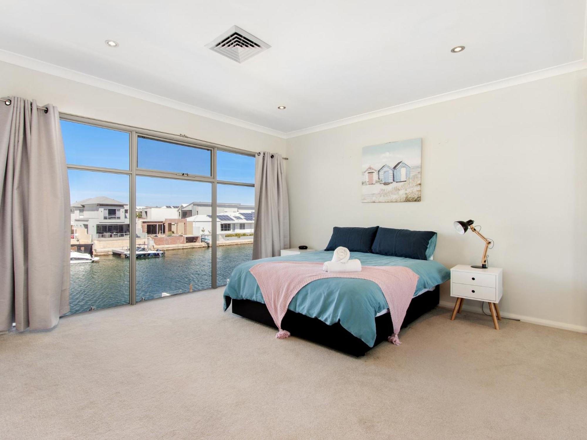 Deluxe Living in Mariners Cove