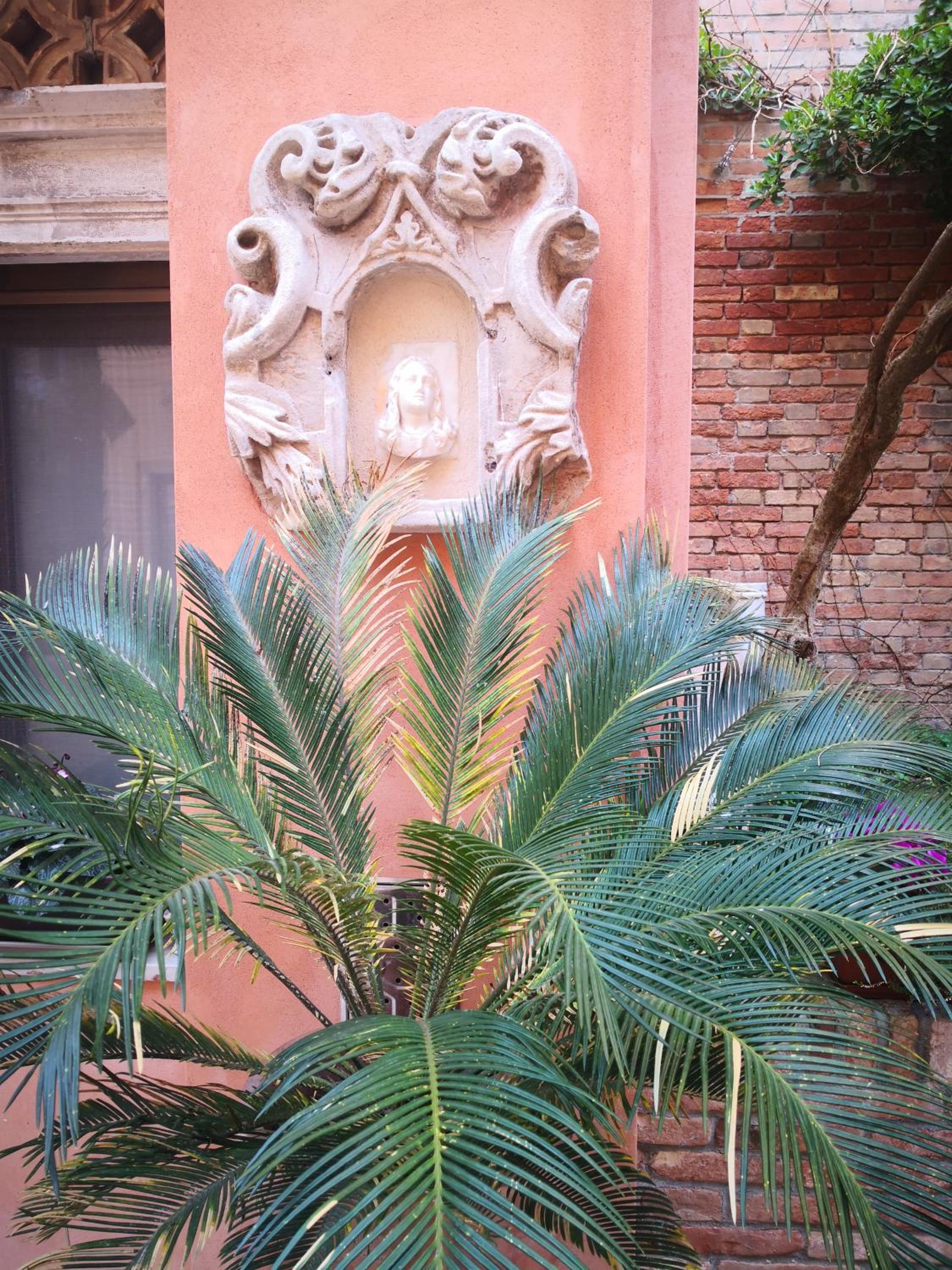 Cinqueteste Luxury Home