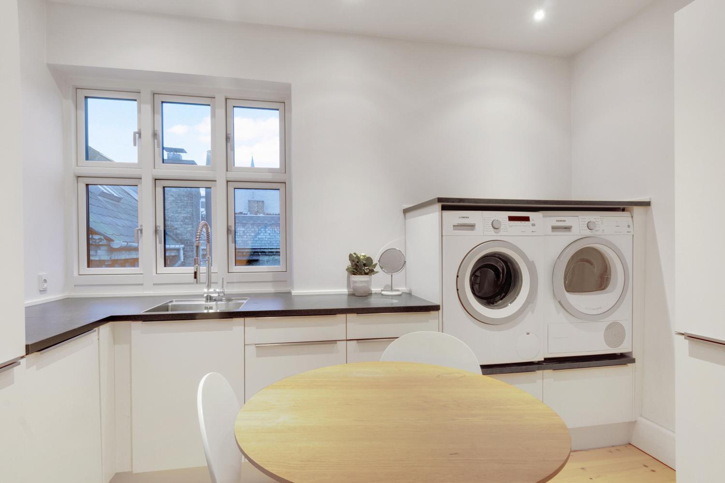 250 Sqm Smack Bang in the Center of Copenhagen view 4